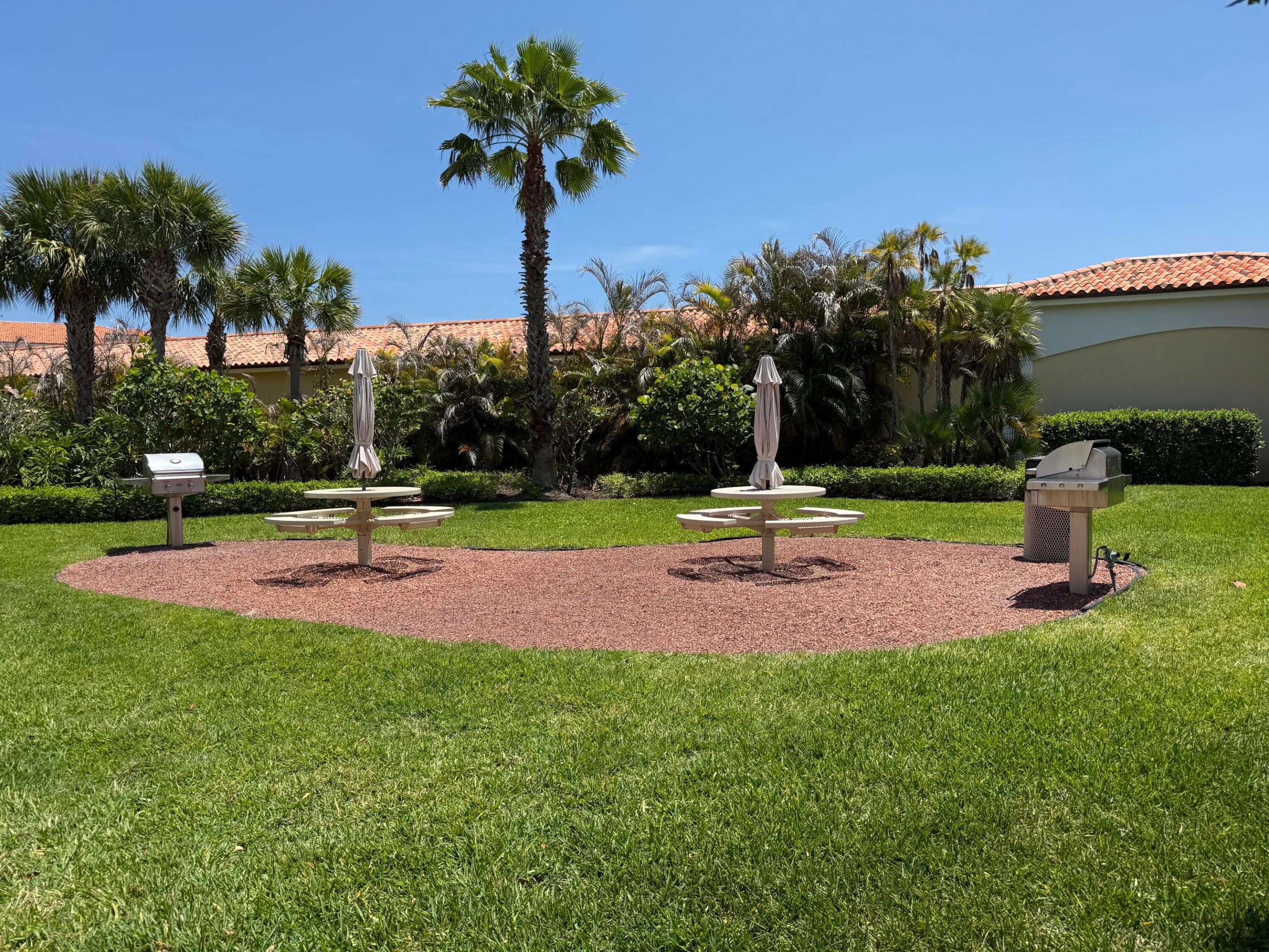 B26020975 Property Photo 46