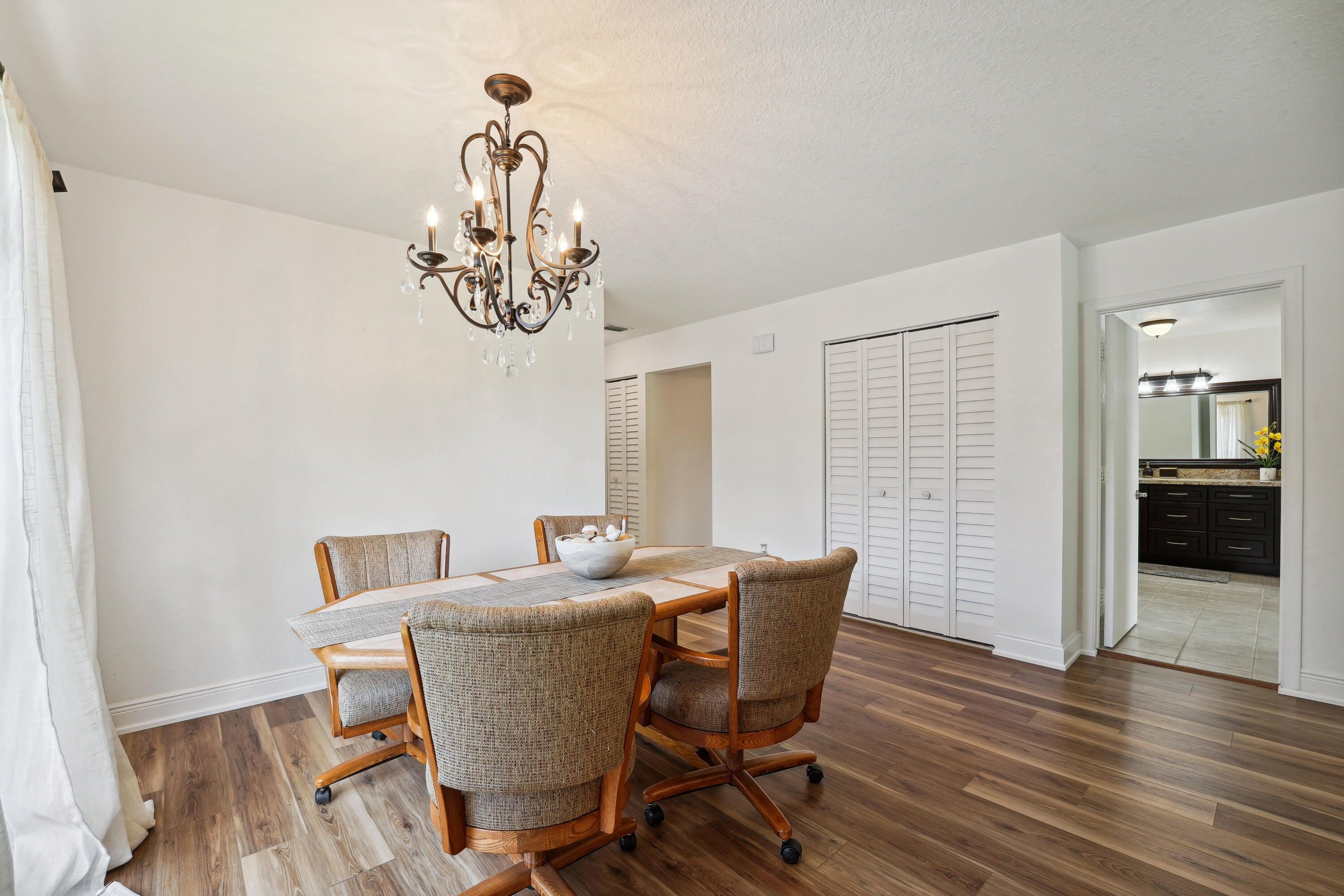 21650 Juego Circle 24b Property Photo 11