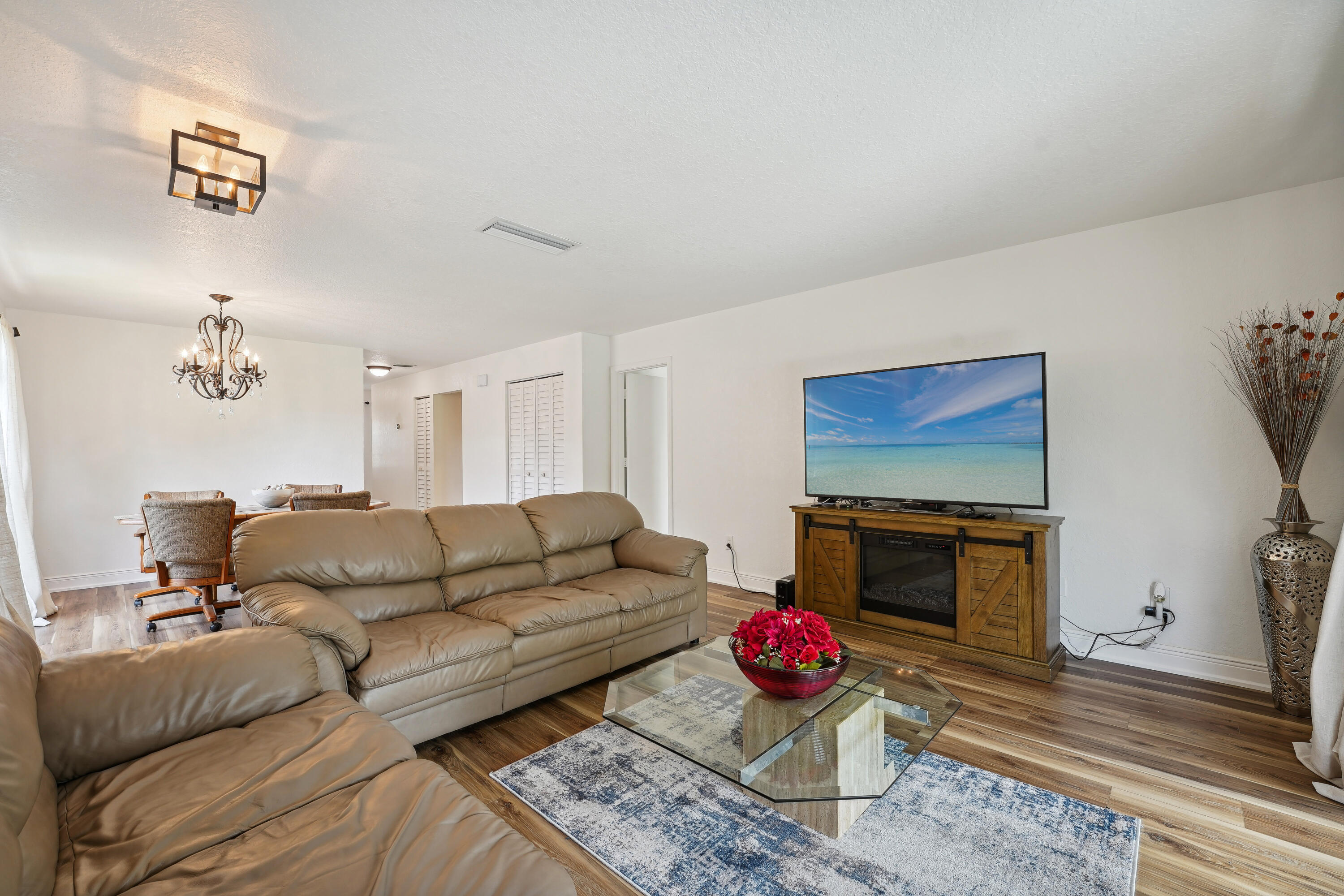 21650 Juego Circle 24b Property Photo 14