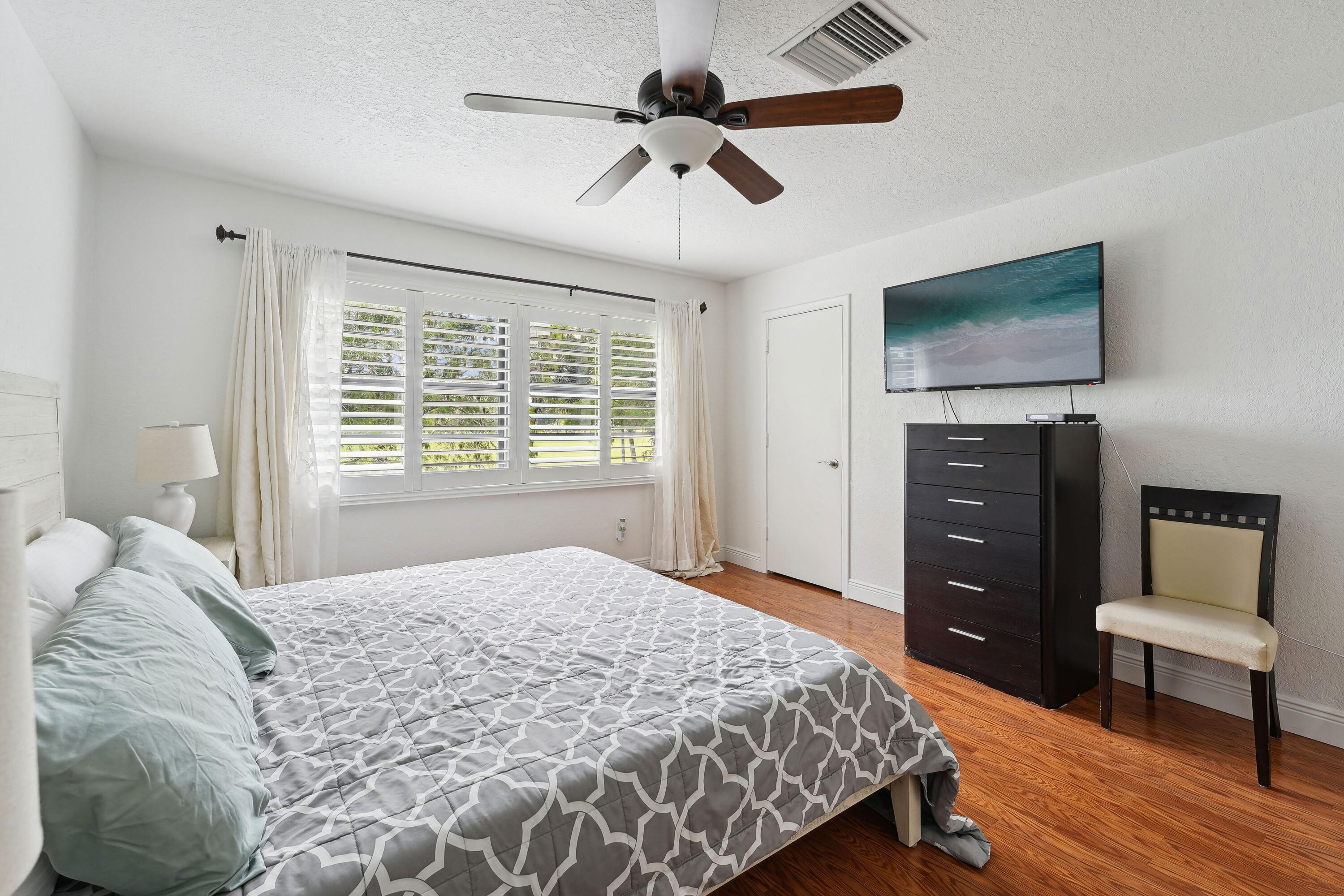 21650 Juego Circle 24b Property Photo 19