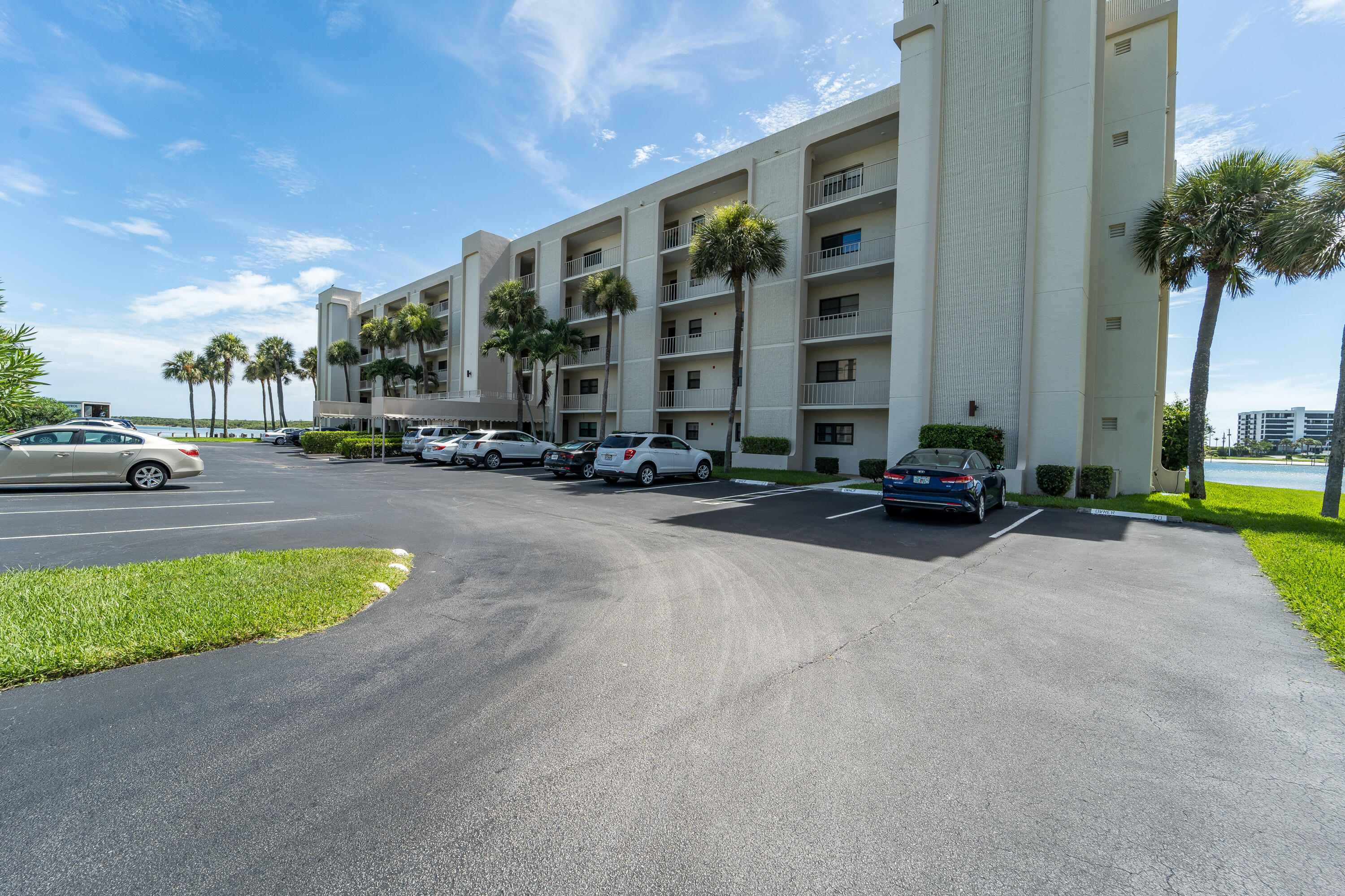 100 Intracoastal Place 205 Property Photo 7