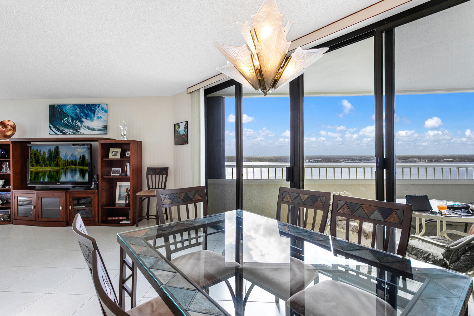 5070 N Ocean Drive 21c Property Photo 8
