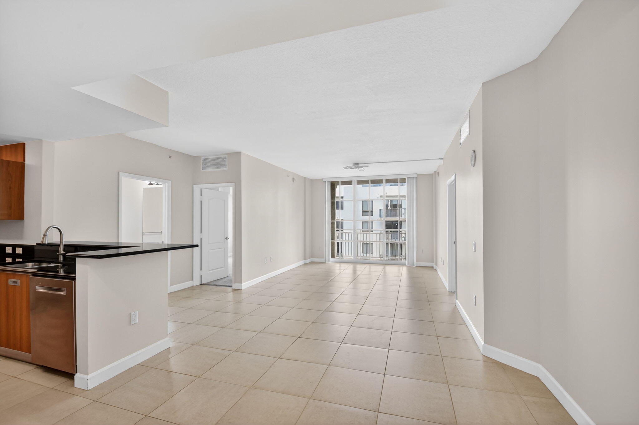 410 Evernia Street 630 Property Photo 3