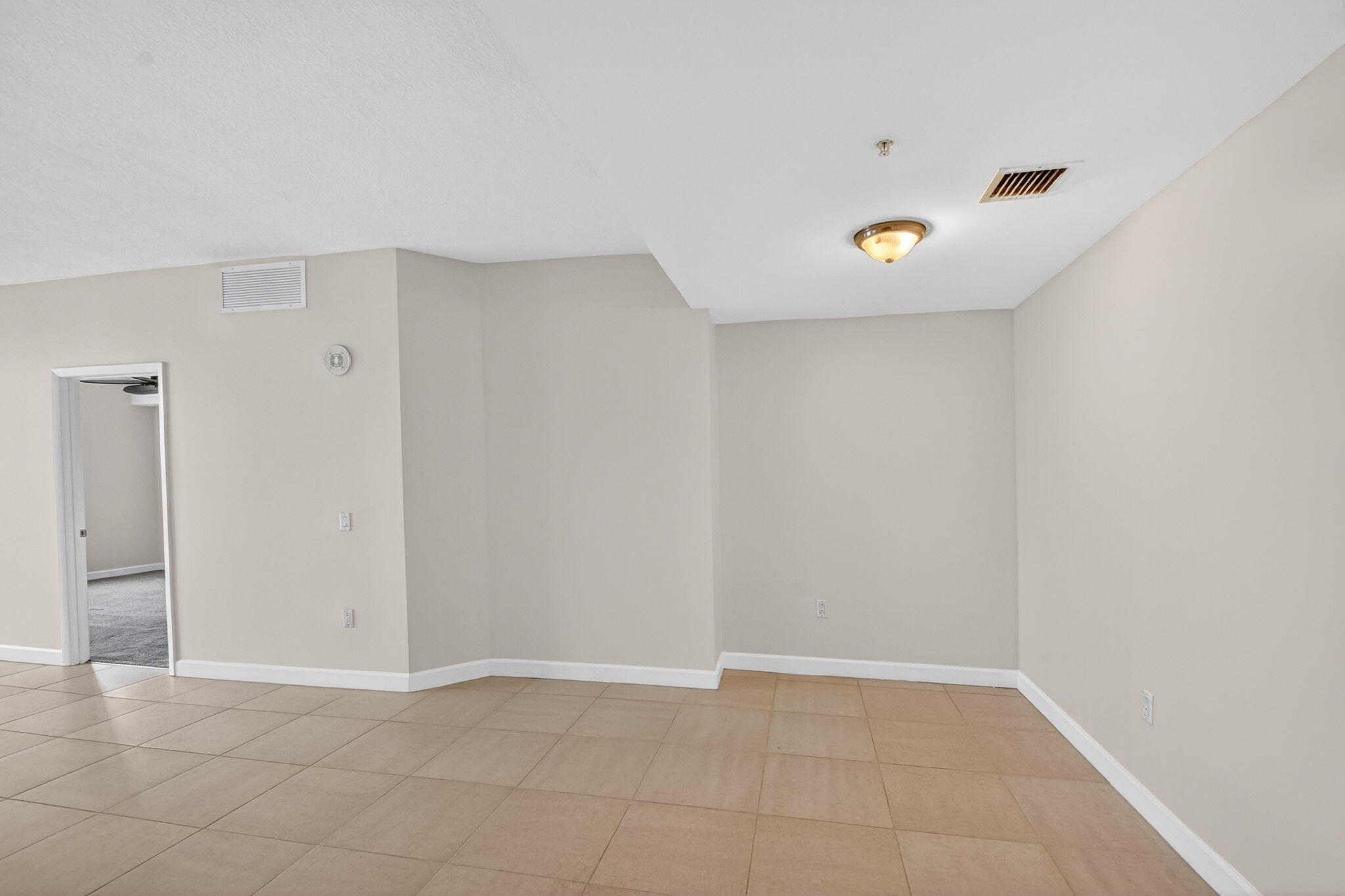 410 Evernia Street 630 Property Photo 4