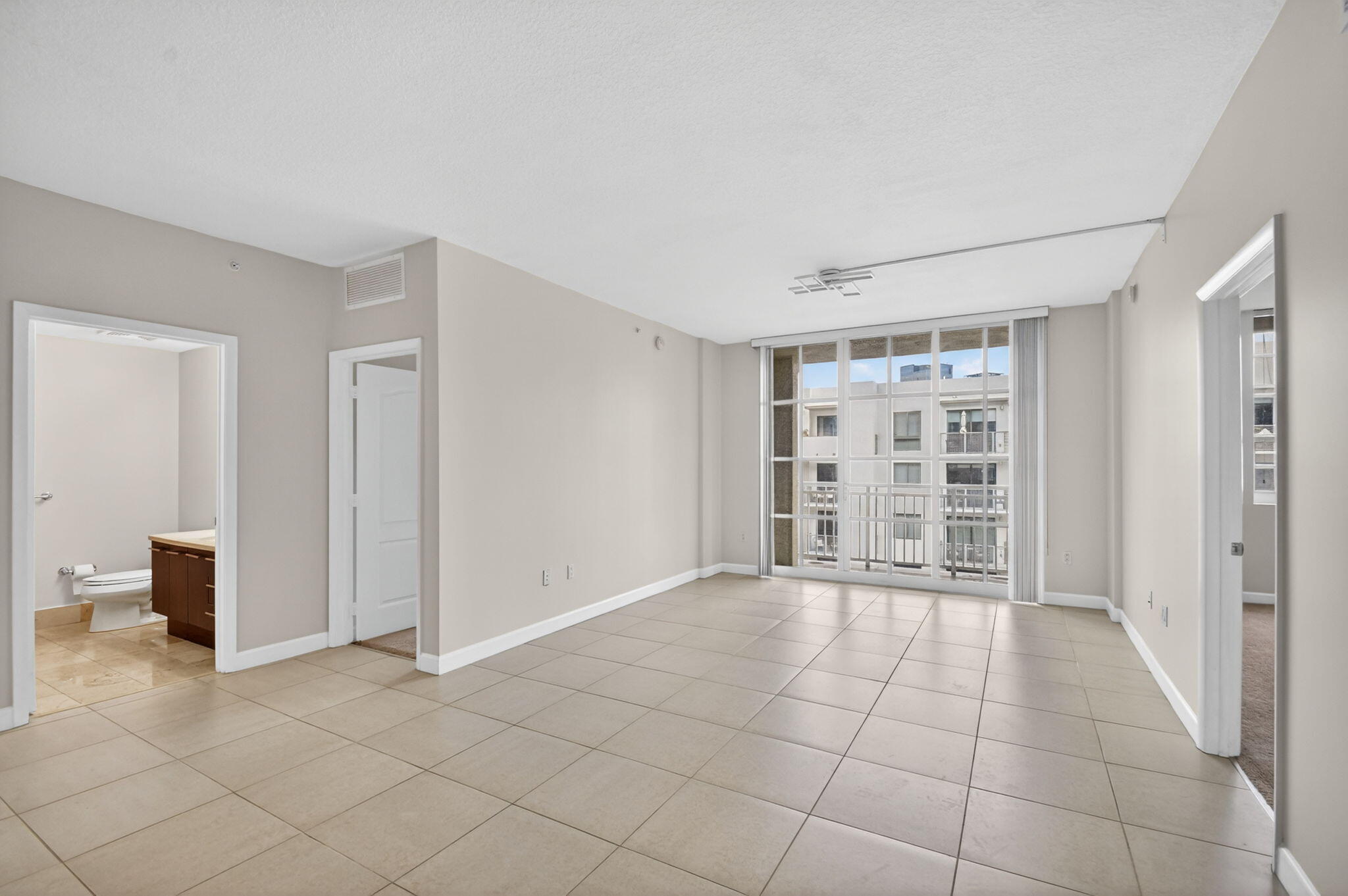 410 Evernia Street 630 Property Photo 14