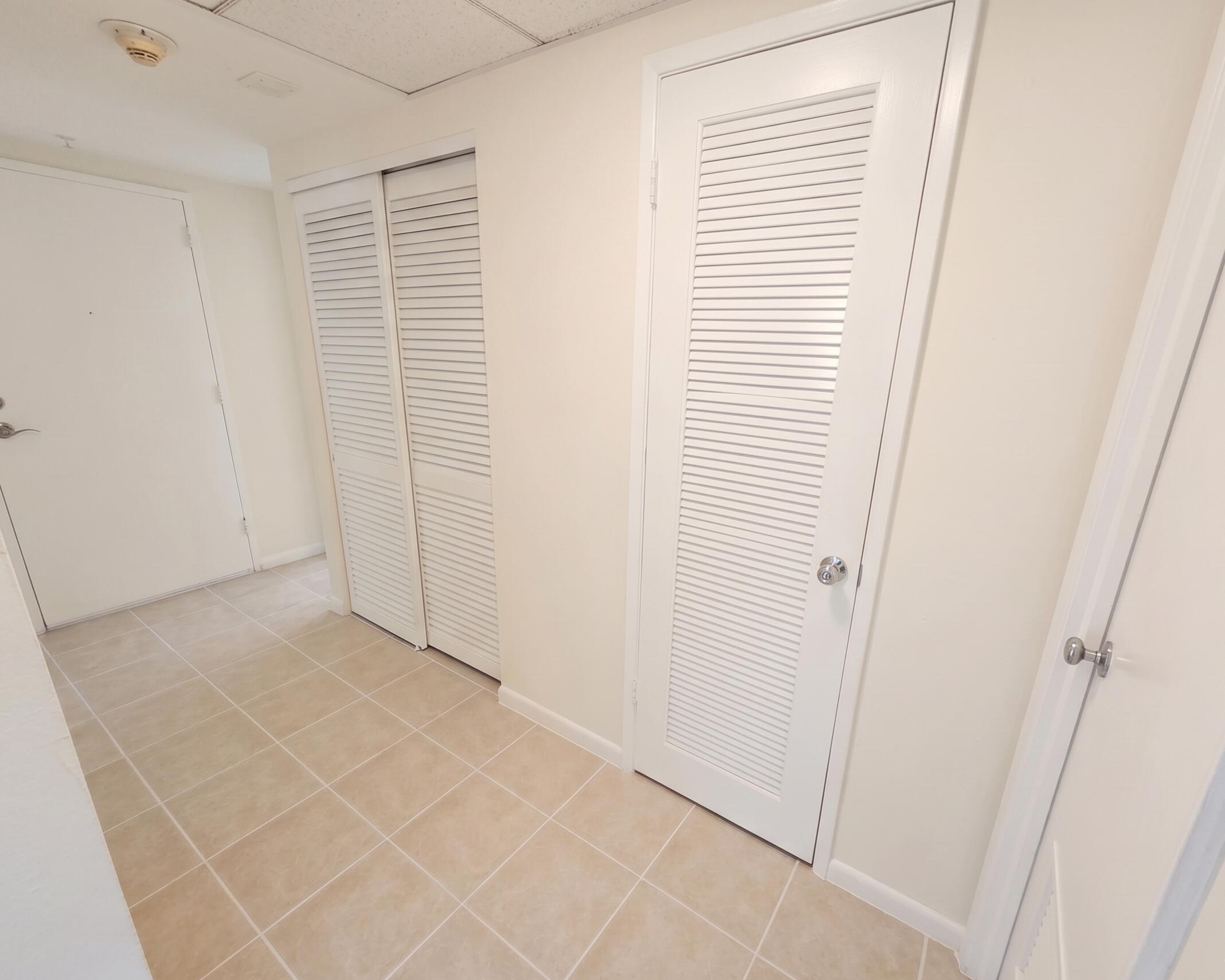 19390 Collins Avenue 1622 Property Photo 13