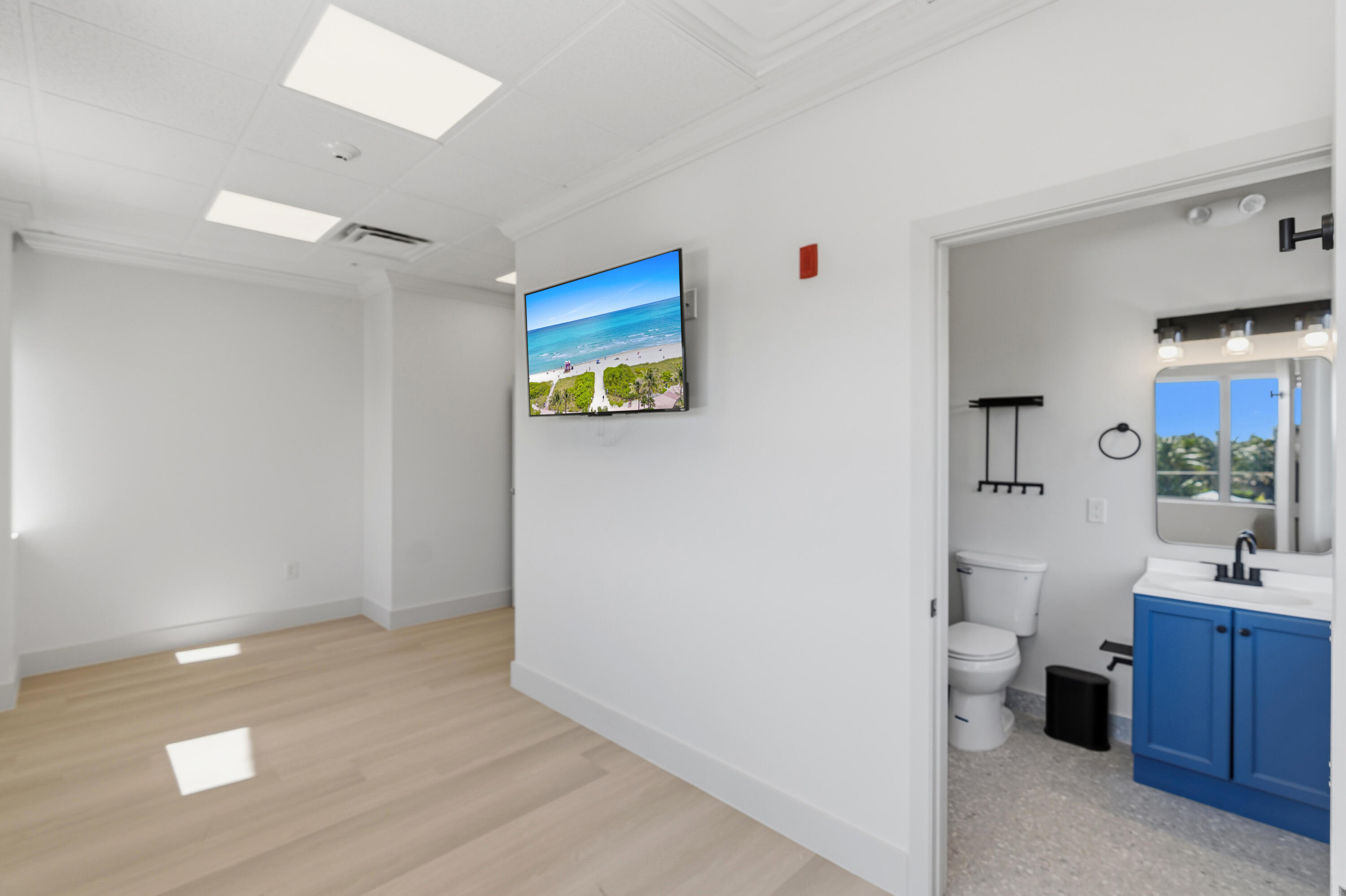 3330 N Federal Highway Property Photo 17
