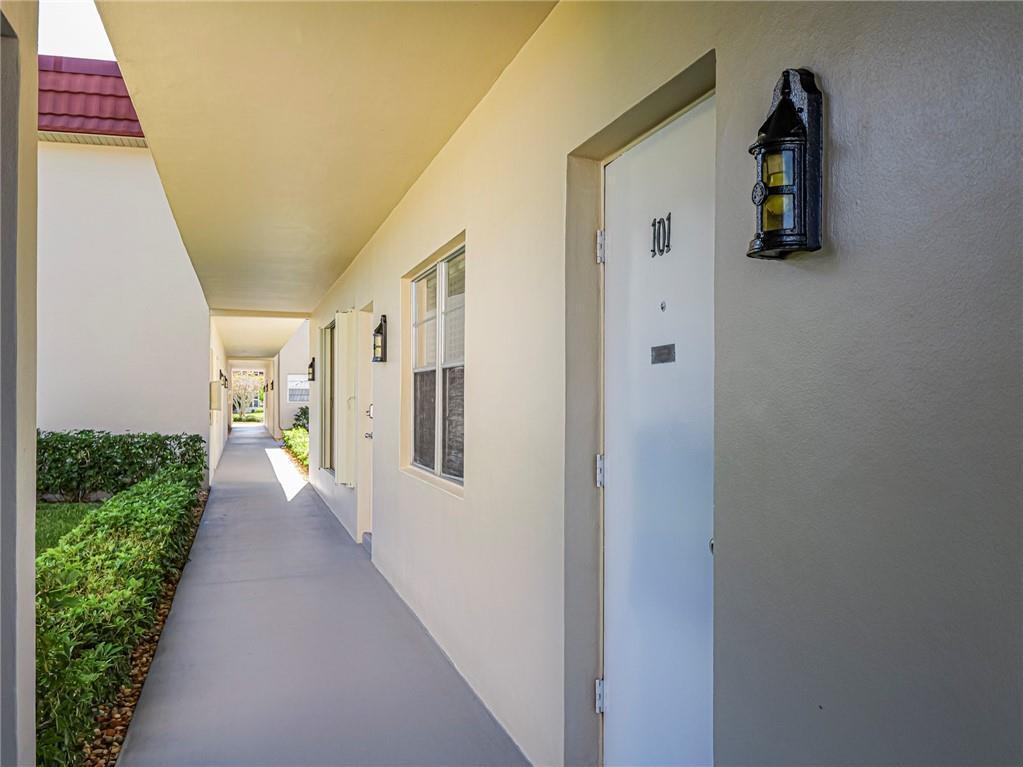 28 Pine Arbor Lane 101 Property Photo 7