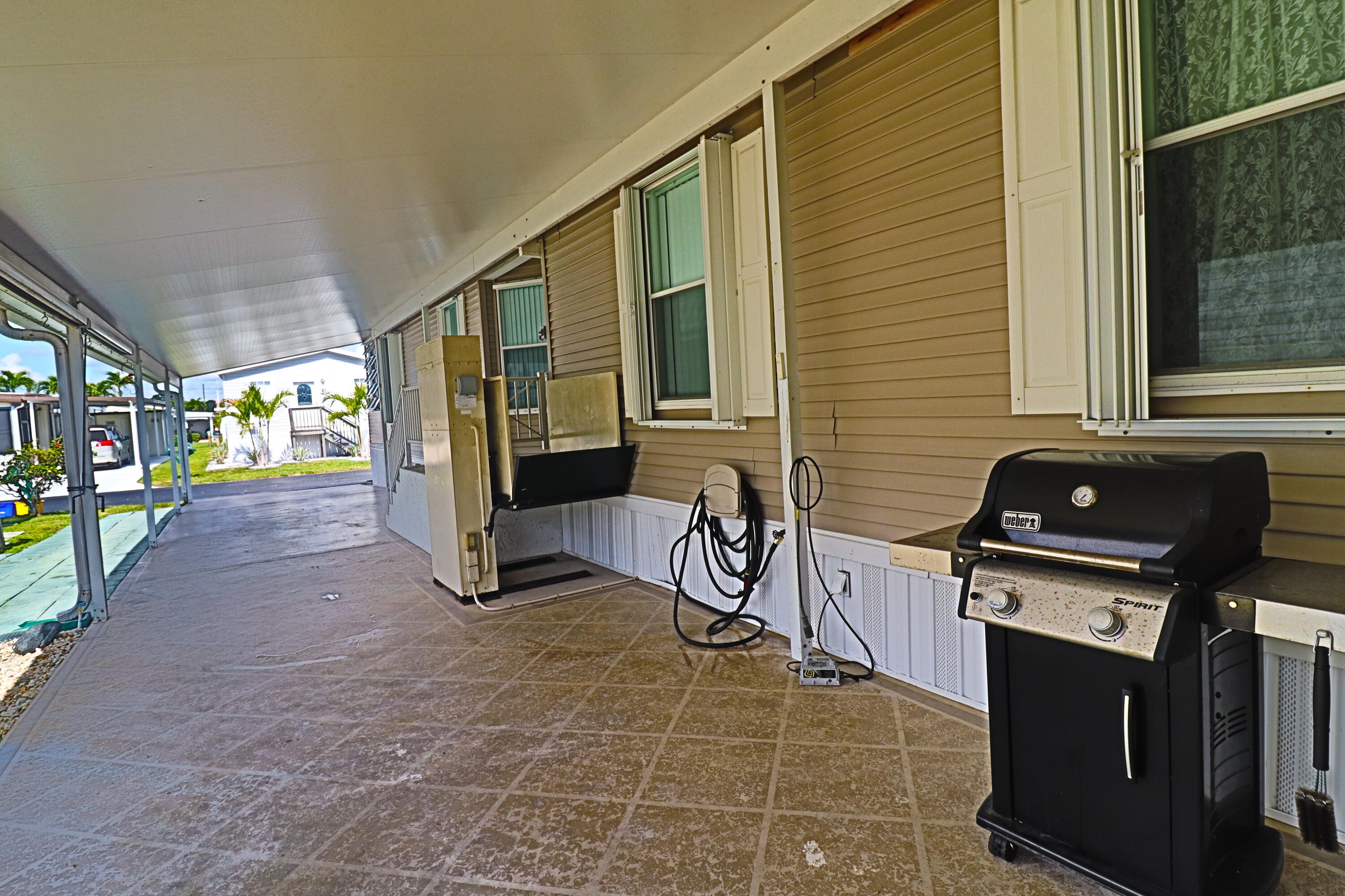 9002 Fomento Bay Property Photo 4