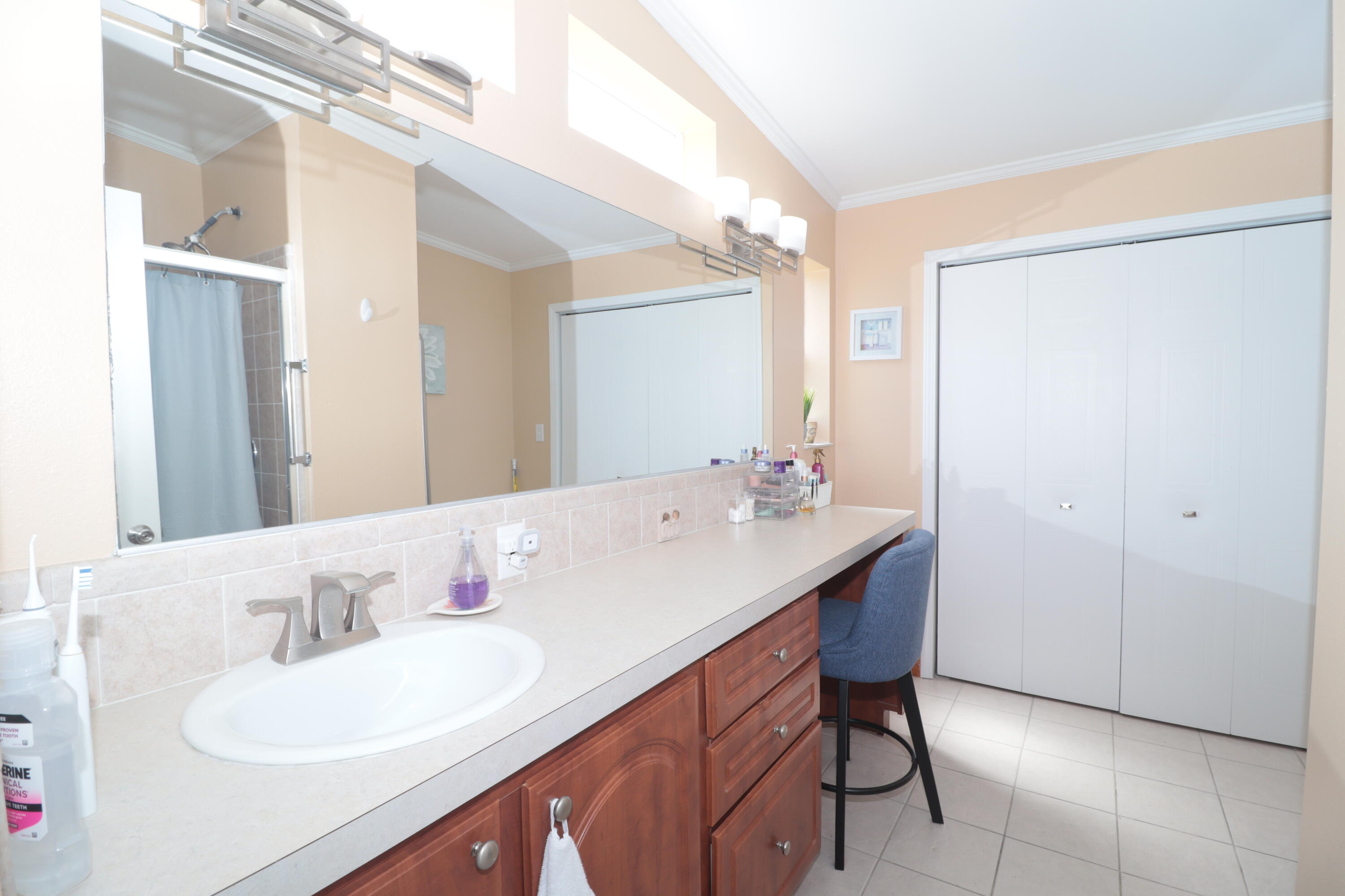 9002 Fomento Bay Property Photo 17