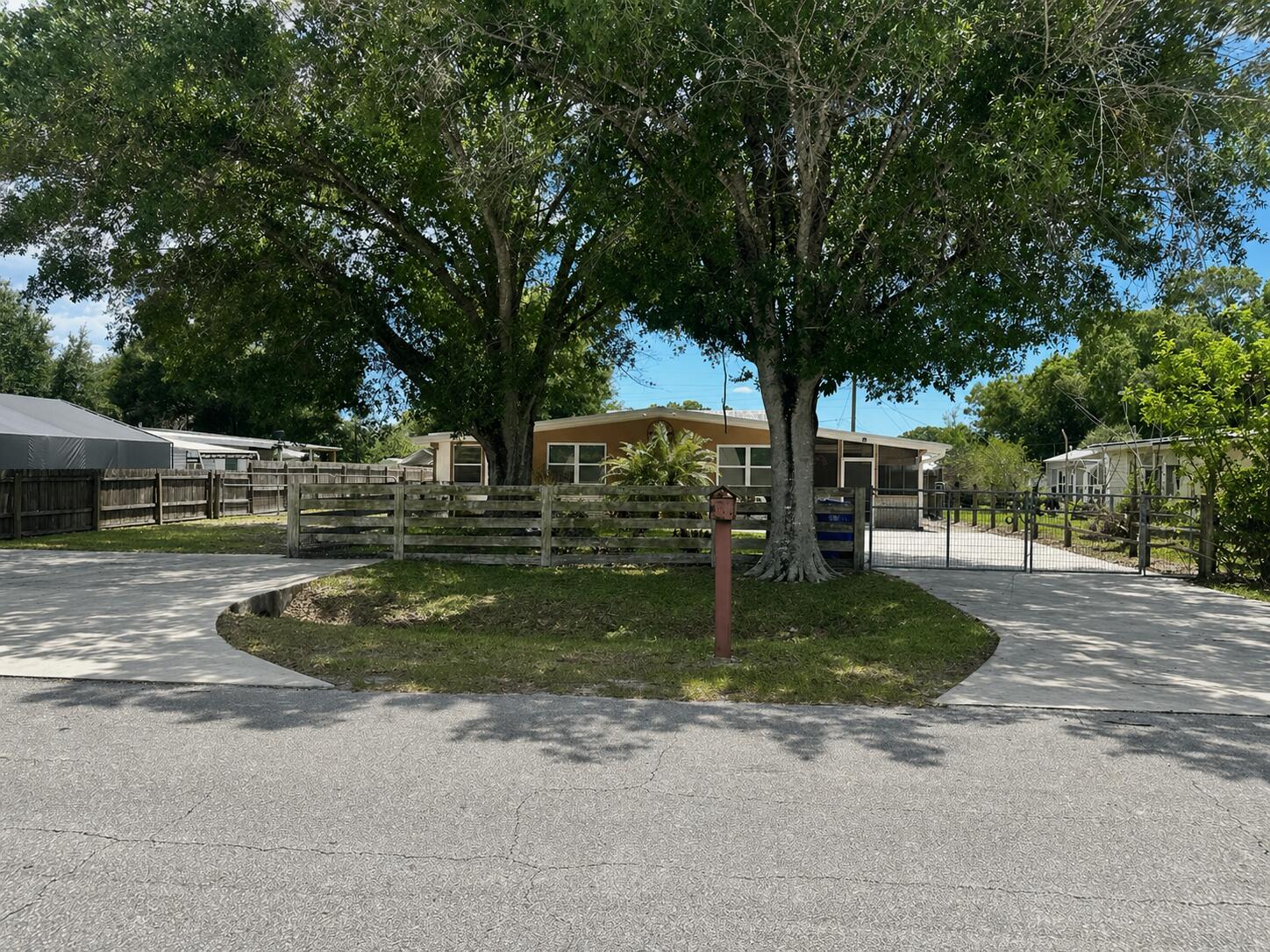 1005 Nw 5th Street Property Photo 2