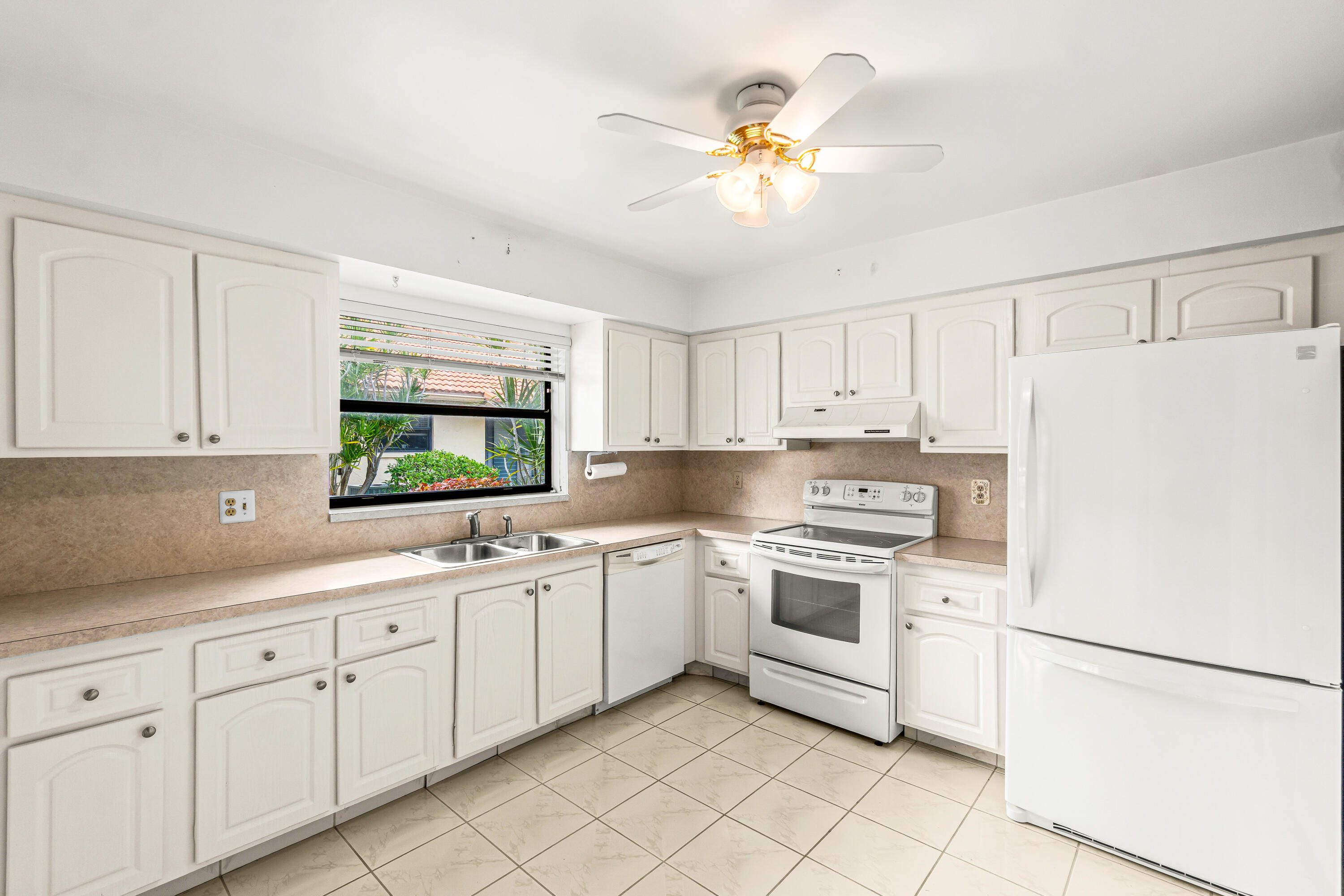 4655 Mahoe Tree Place A Property Photo 8