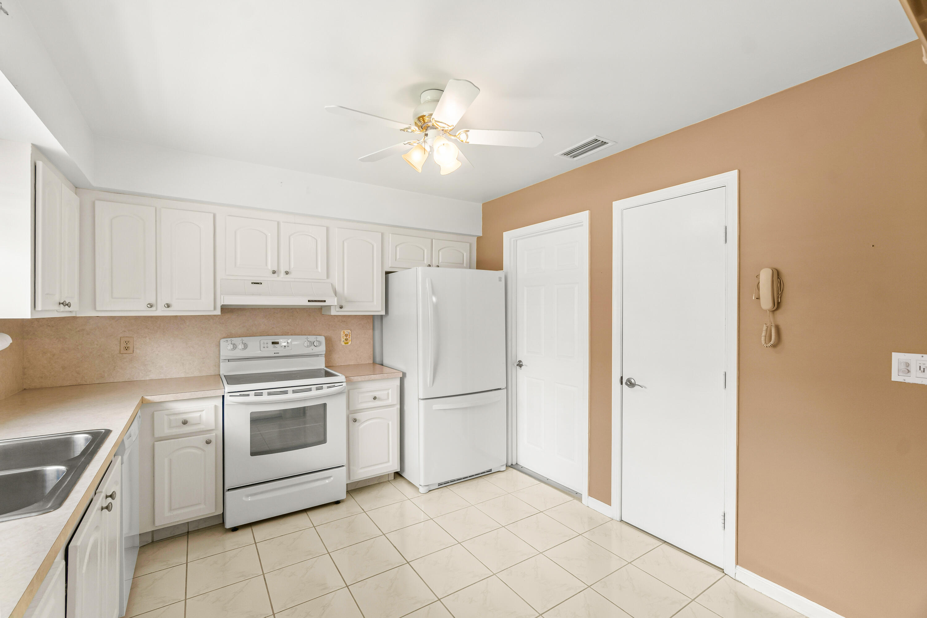 4655 Mahoe Tree Place A Property Photo 9