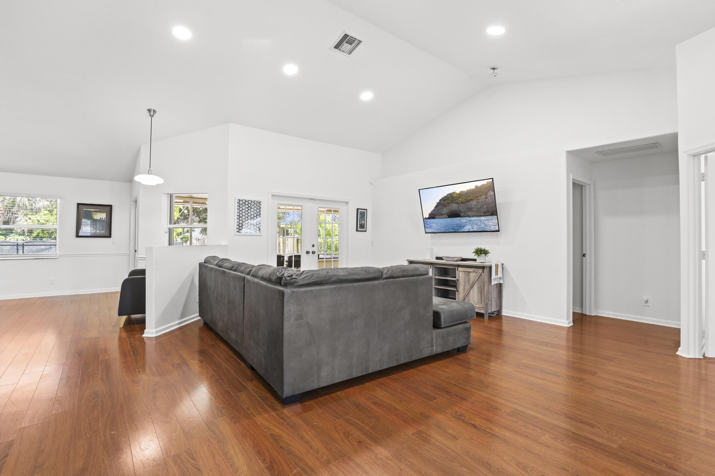 13885 Sheffield Street Property Photo 8