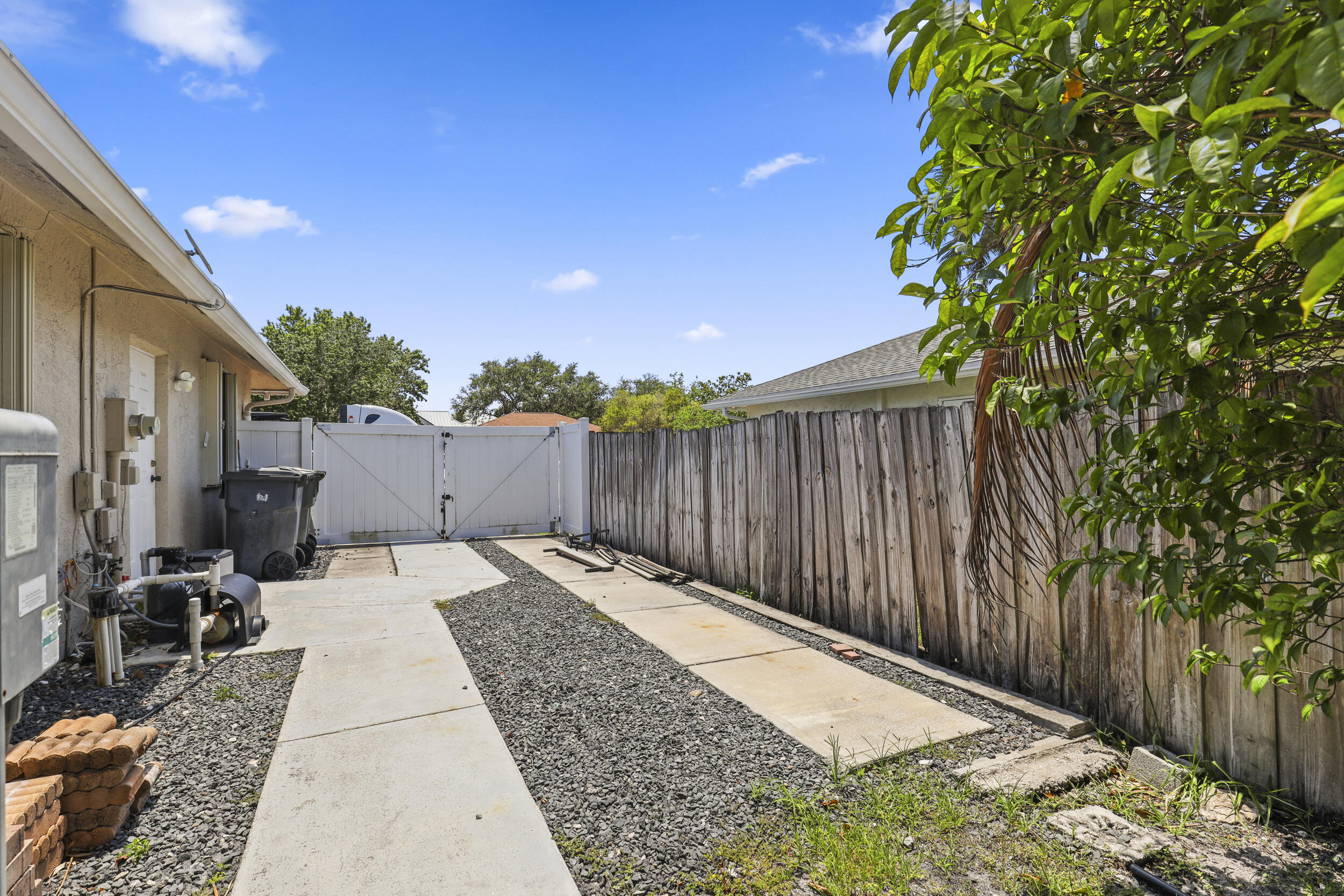 13885 Sheffield Street Property Photo 30