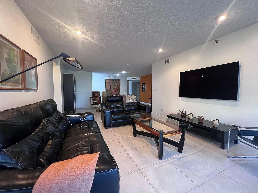 6463 La Costa Drive 105 Property Photo 13