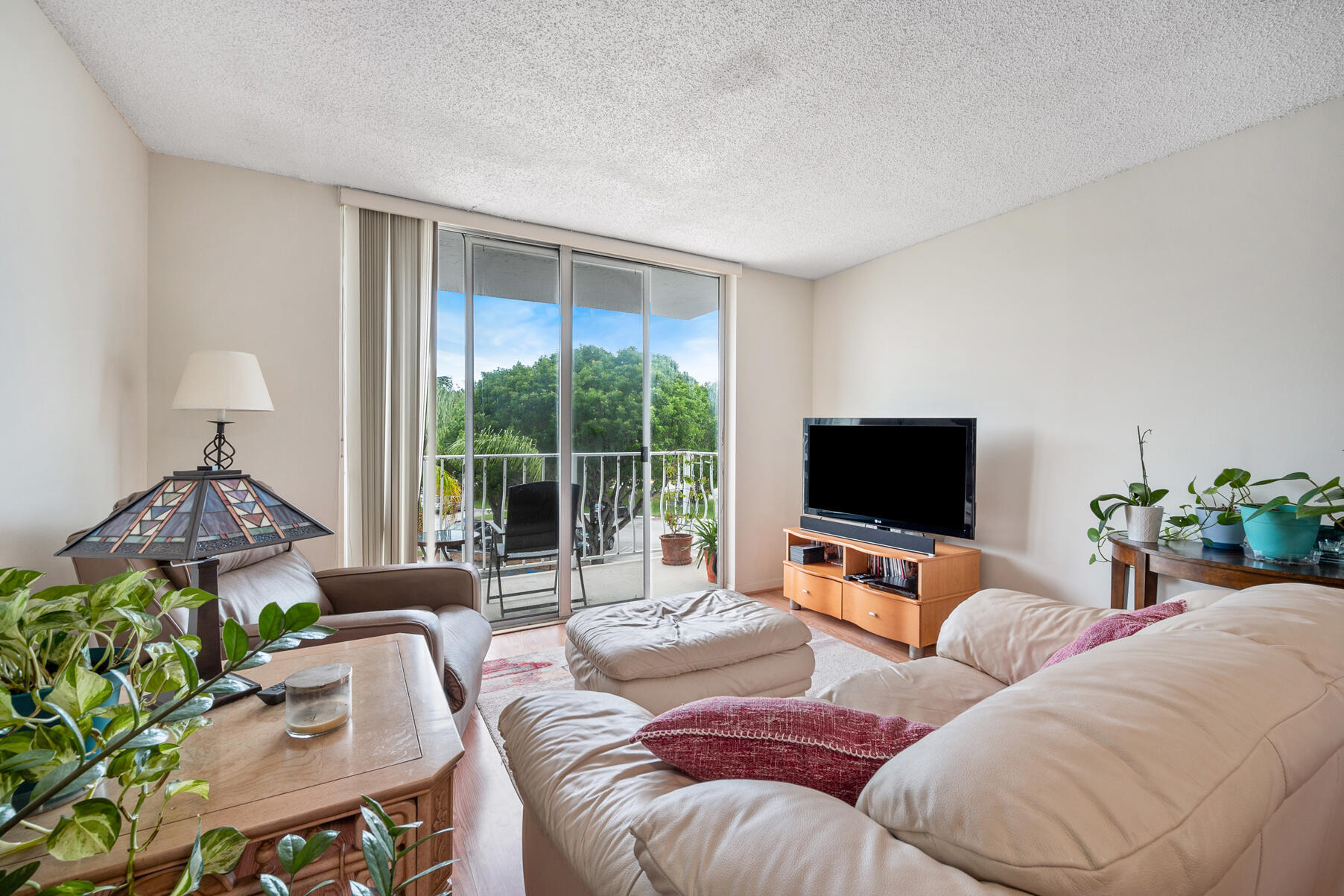 500 Executive Center Drive 3k Property Photo 8