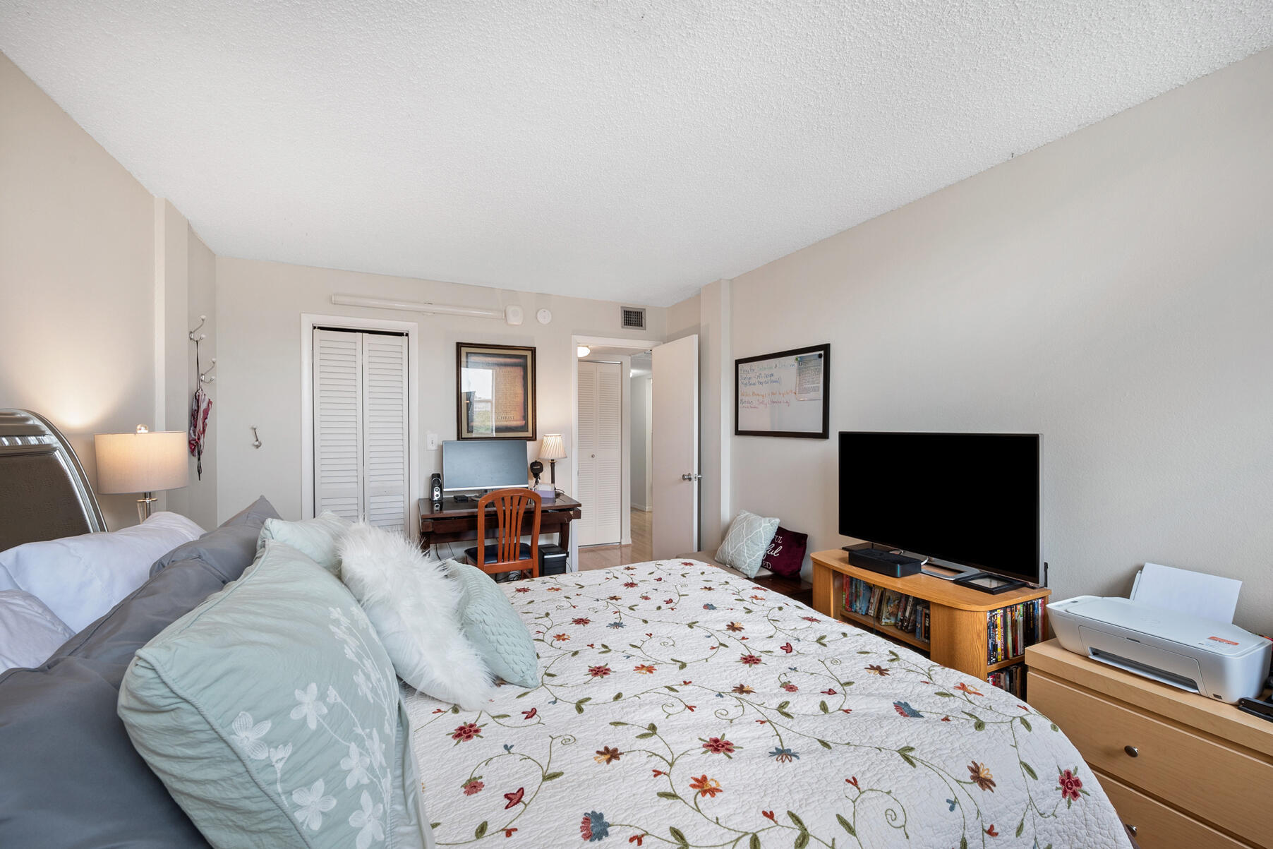 500 Executive Center Drive 3k Property Photo 16