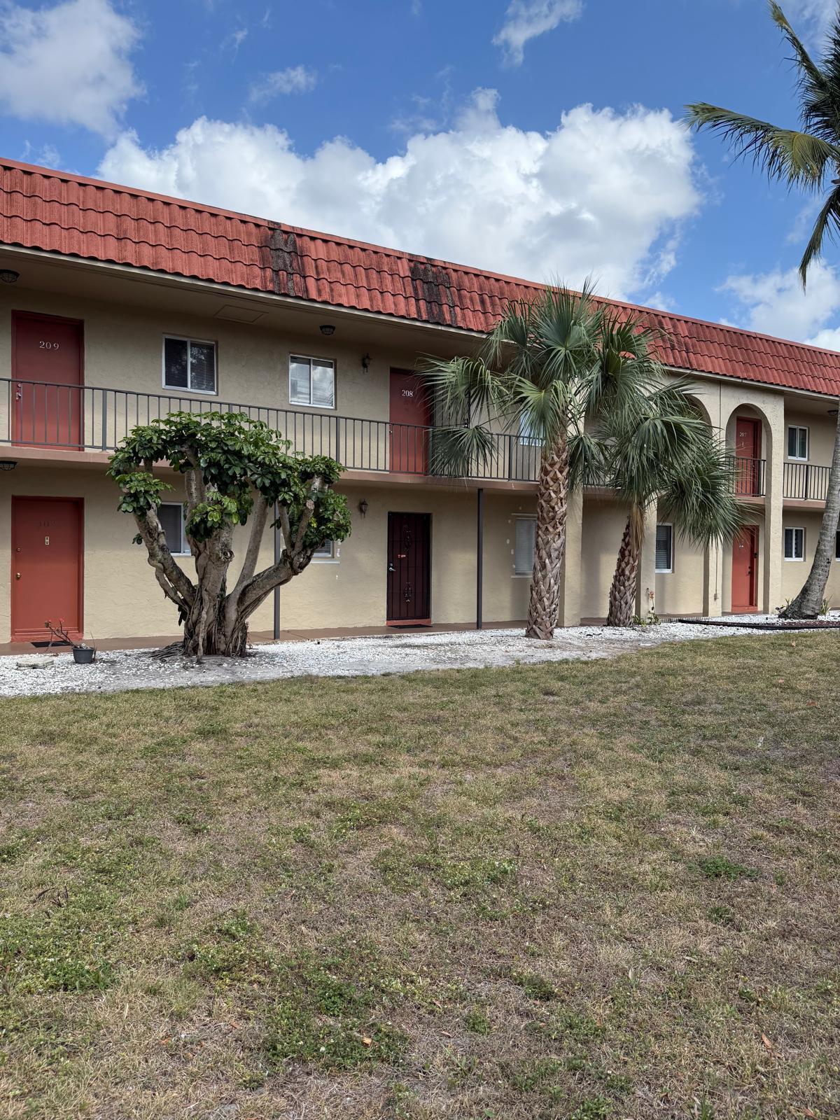 6074 Forest Hill Boulevard 208 Property Photo 4