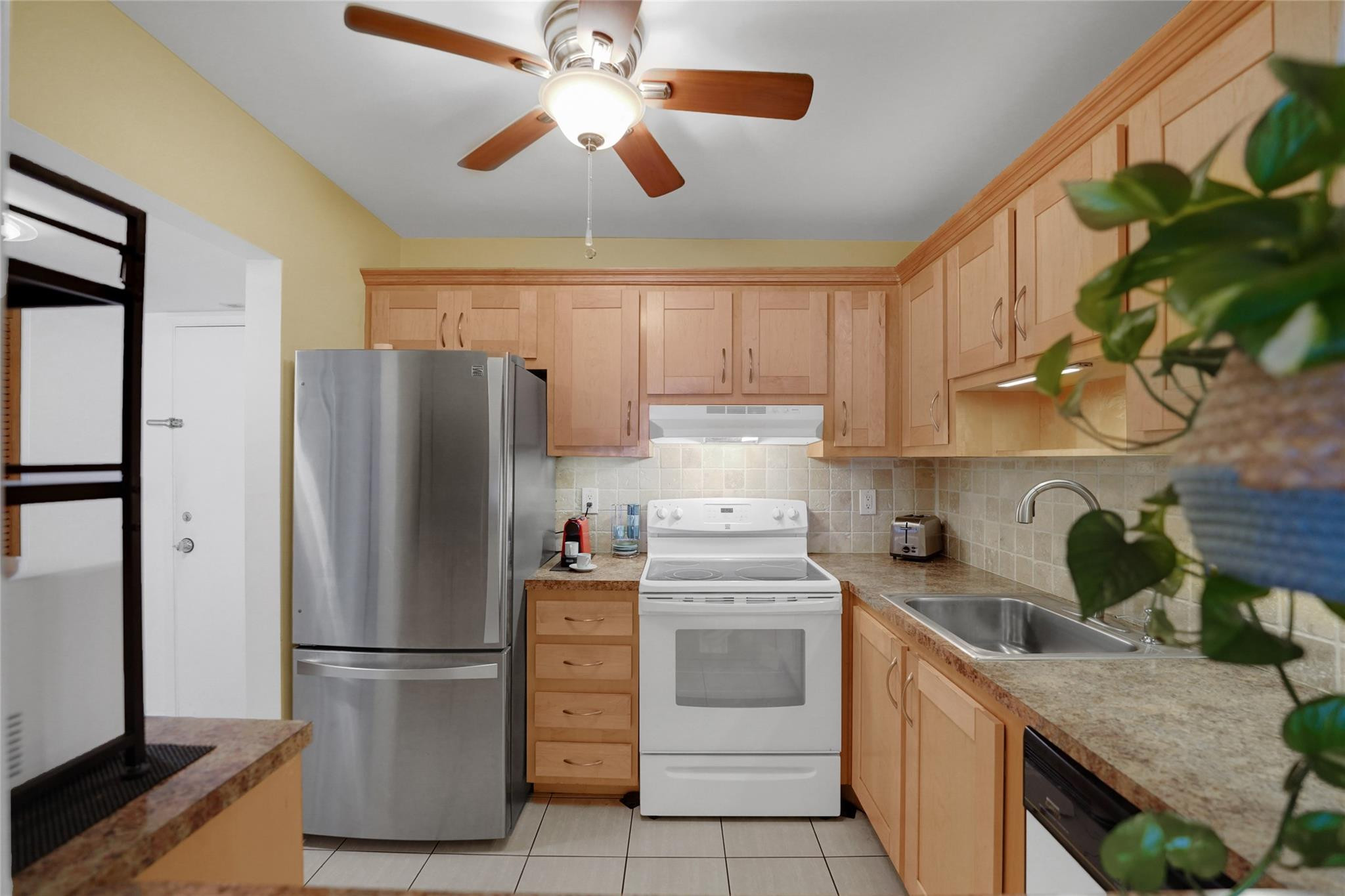257 S Cypress Road 401 Property Photo 1