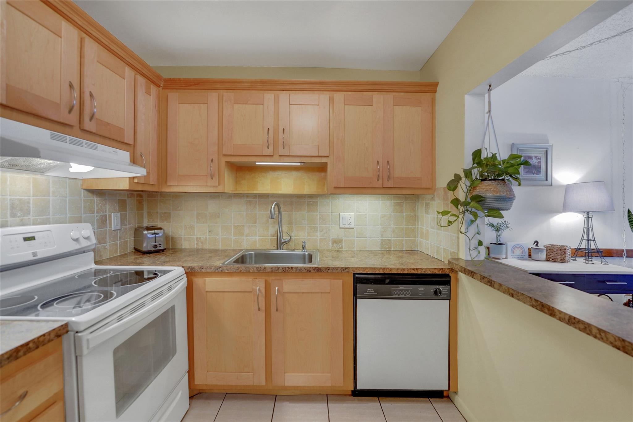 257 S Cypress Road 401 Property Photo 2
