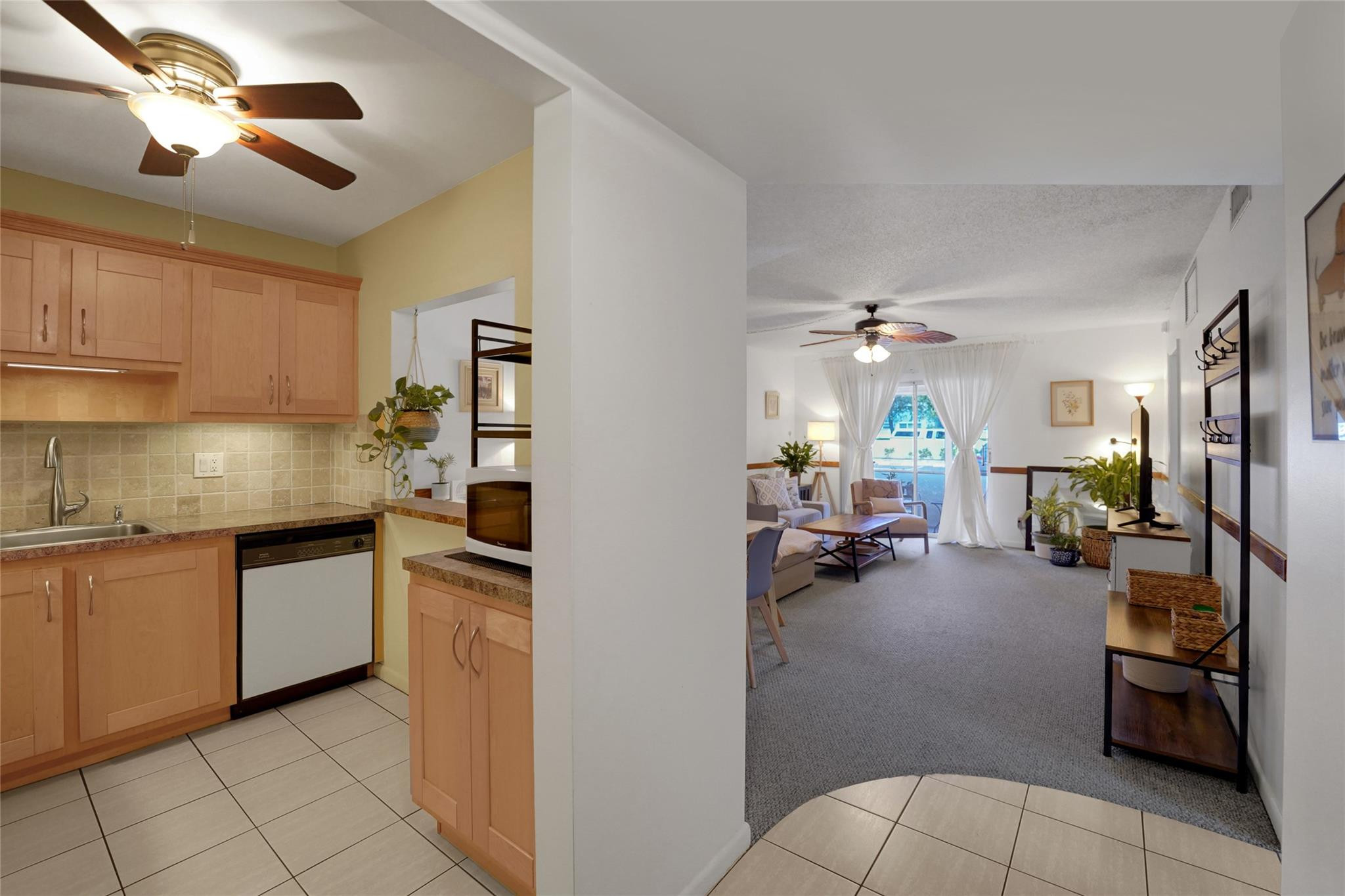 257 S Cypress Road 401 Property Photo 14