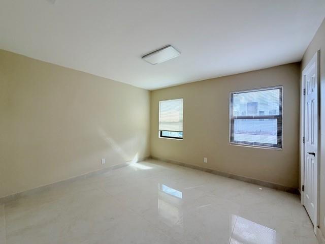 53 Ne 16th Place Property Photo 8