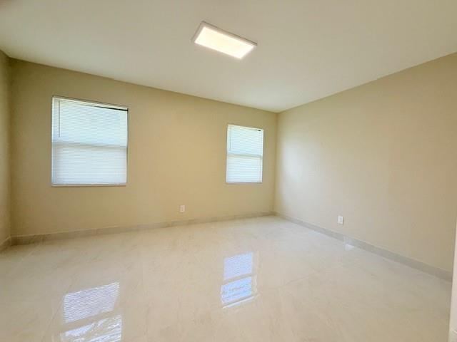 53 Ne 16th Place Property Photo 9