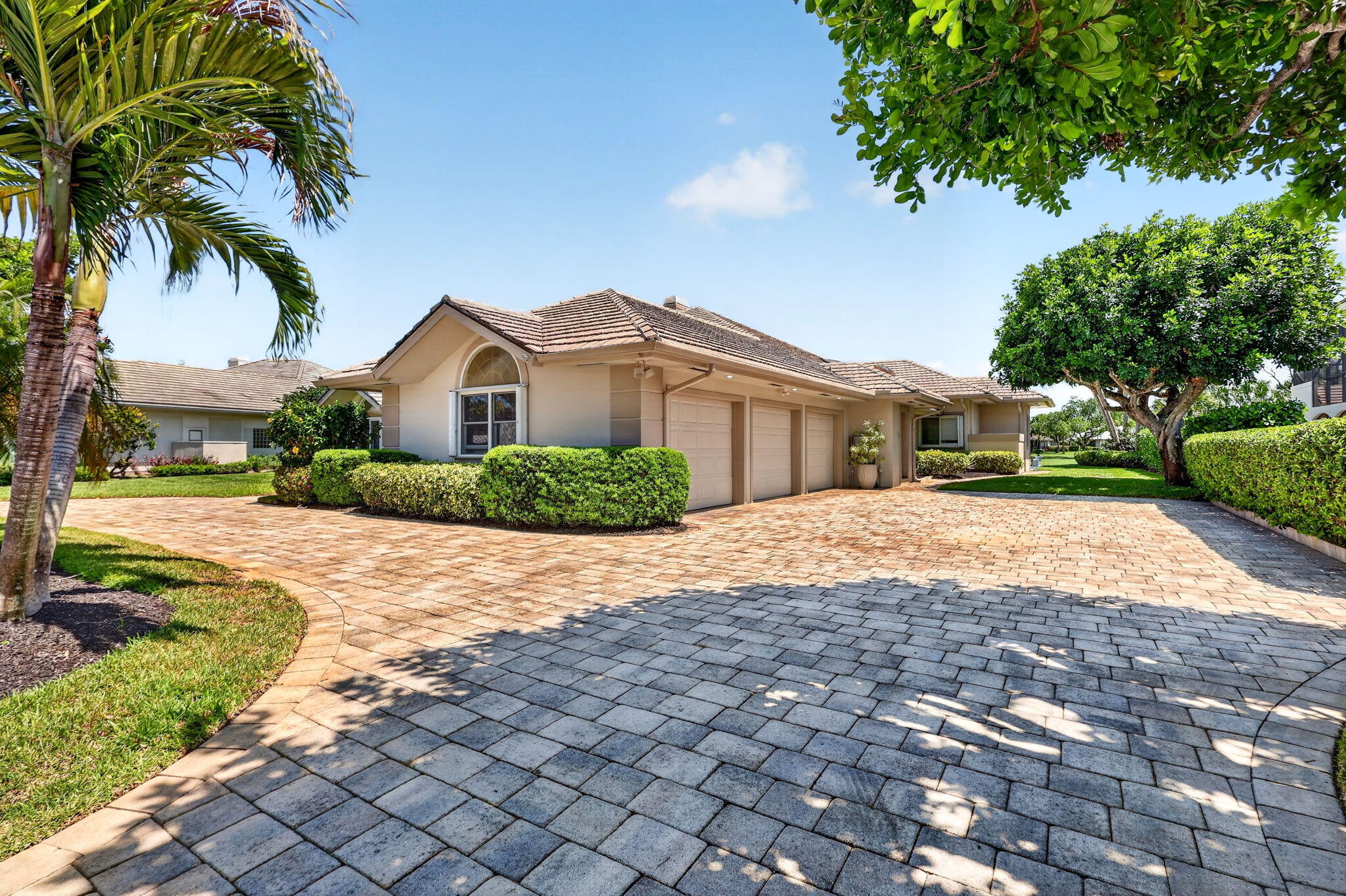 6711 Se Barrington Drive Property Photo 10