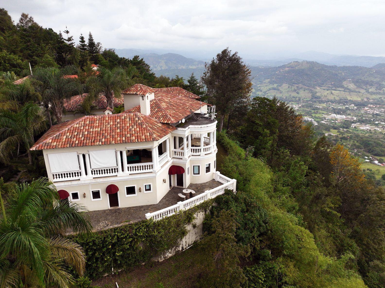 41000 Jabaracoa Property Photo 1
