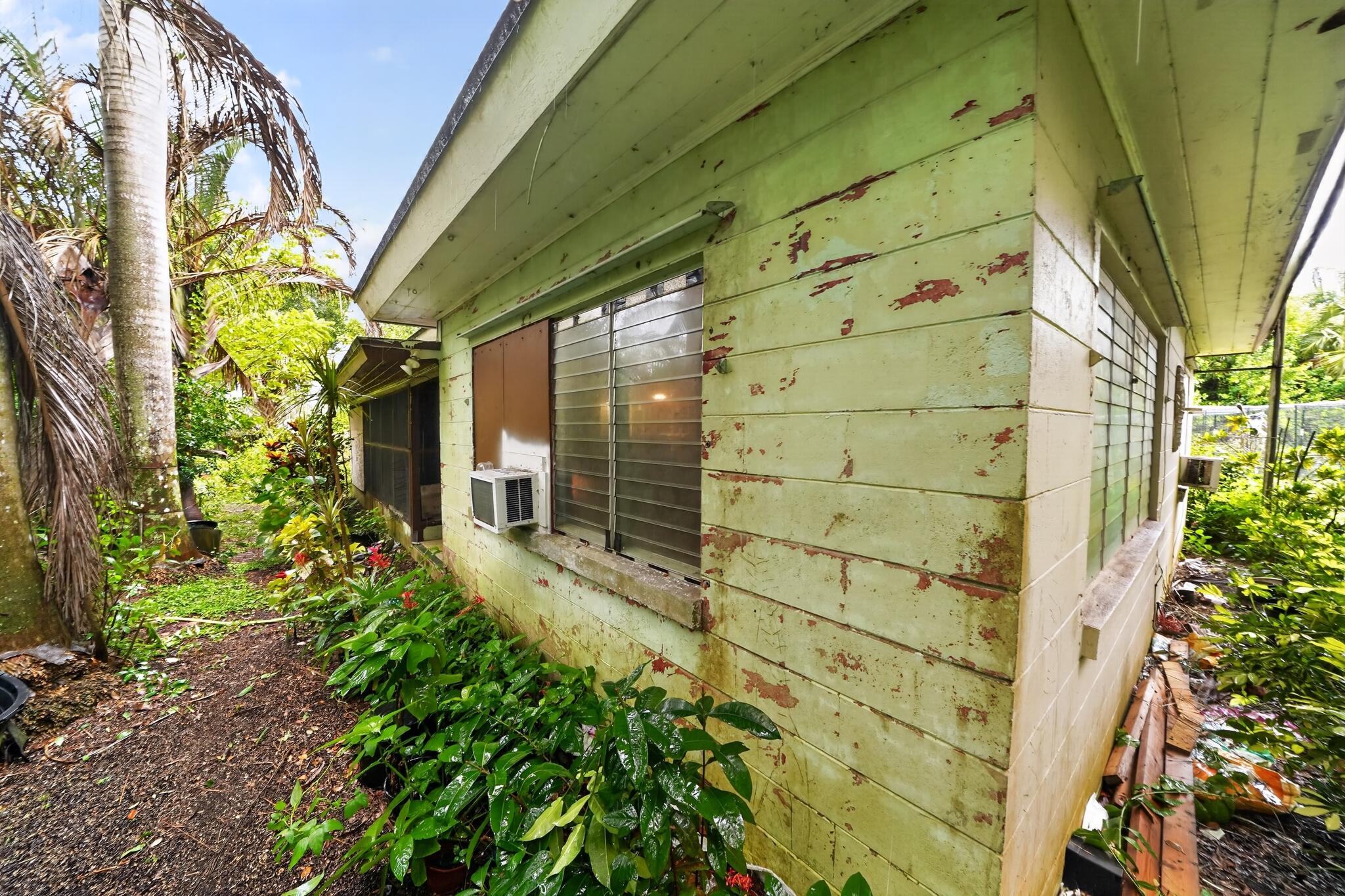 9290 Orange Avenue Property Photo 3