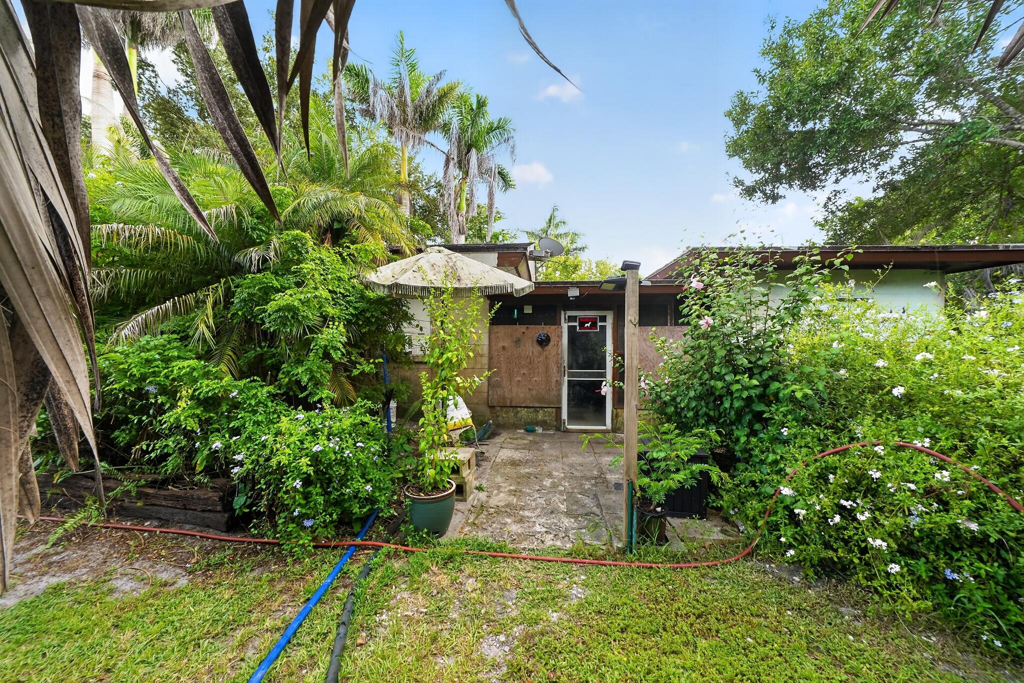 9290 Orange Avenue Property Photo 4