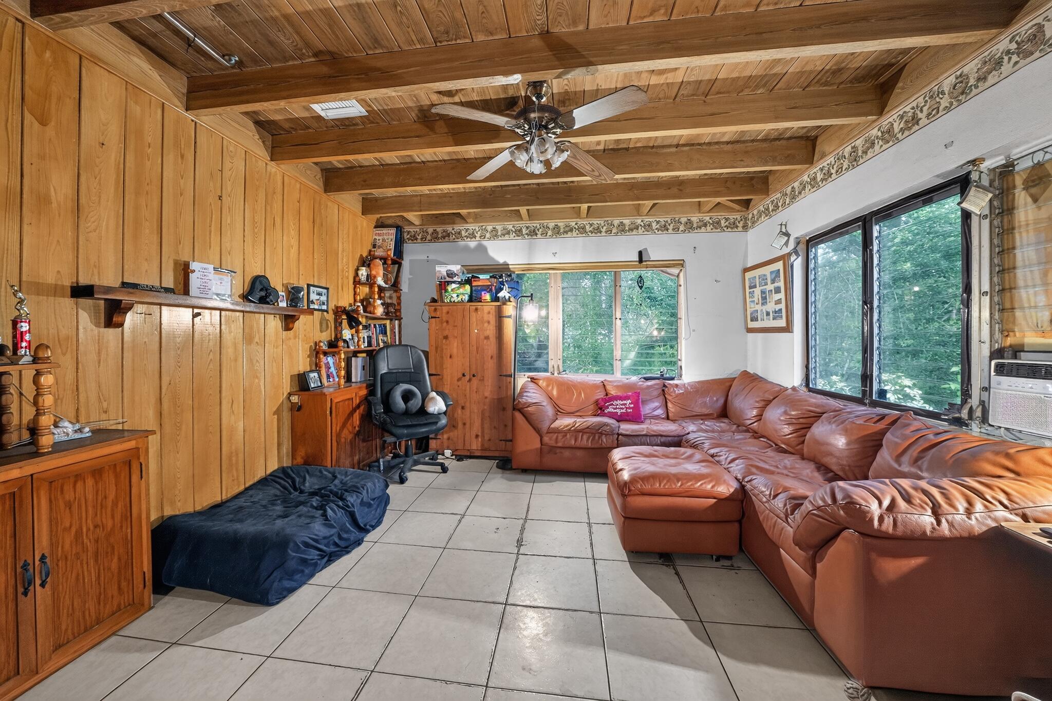 9290 Orange Avenue Property Photo 7