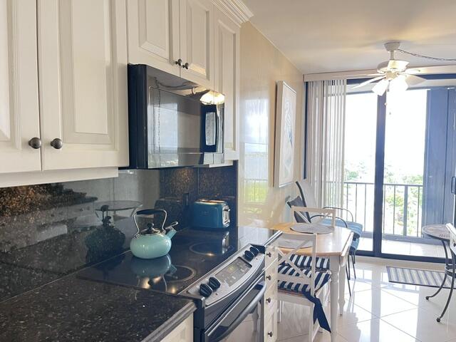 4200 N Ocean Drive 2-1104 Property Photo 9