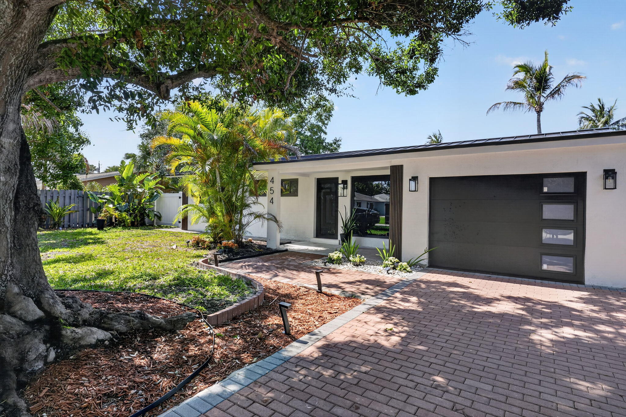 454 Dover Road Property Photo 4