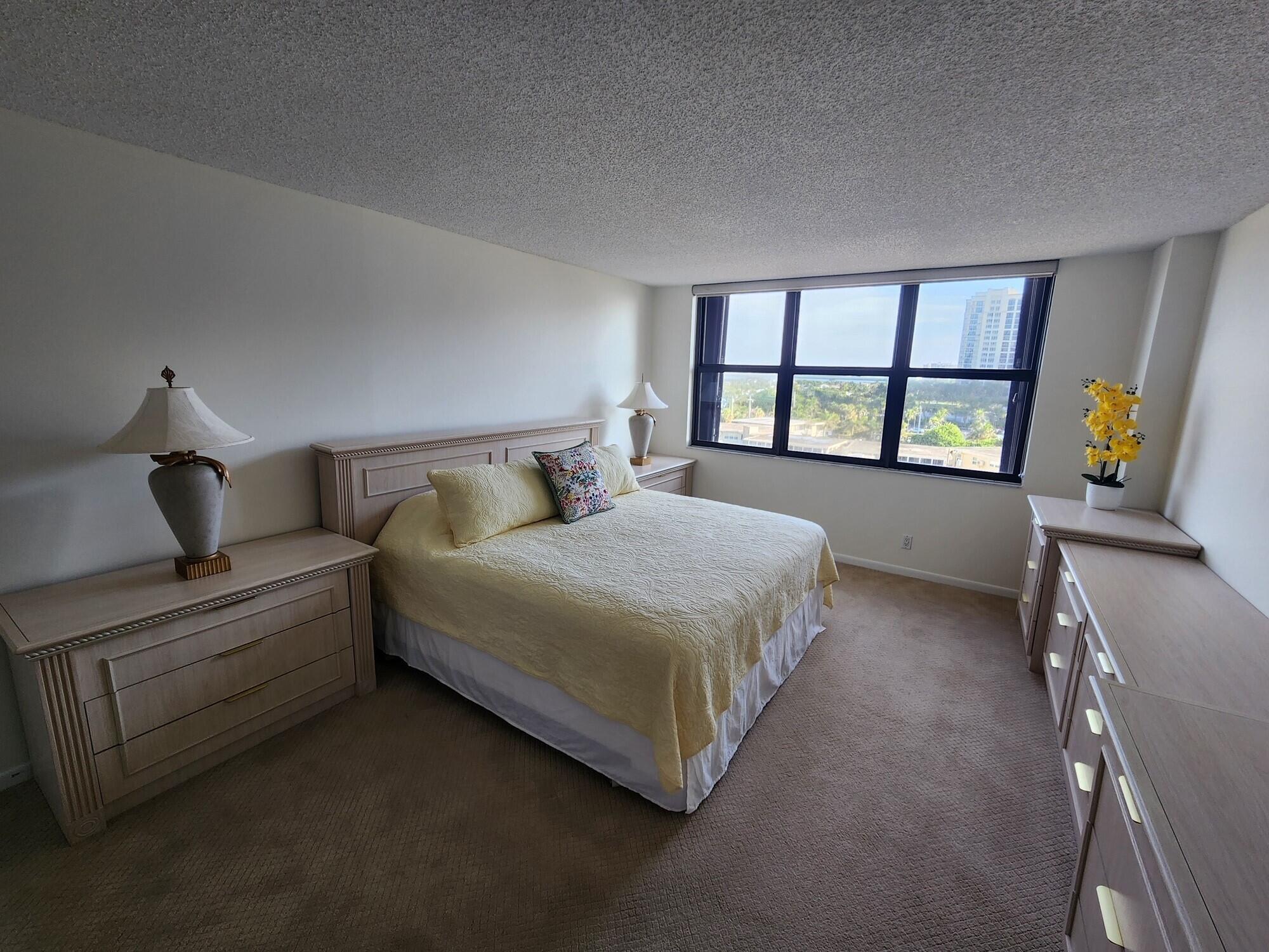 3400 N Ocean Drive 703 Property Photo 9