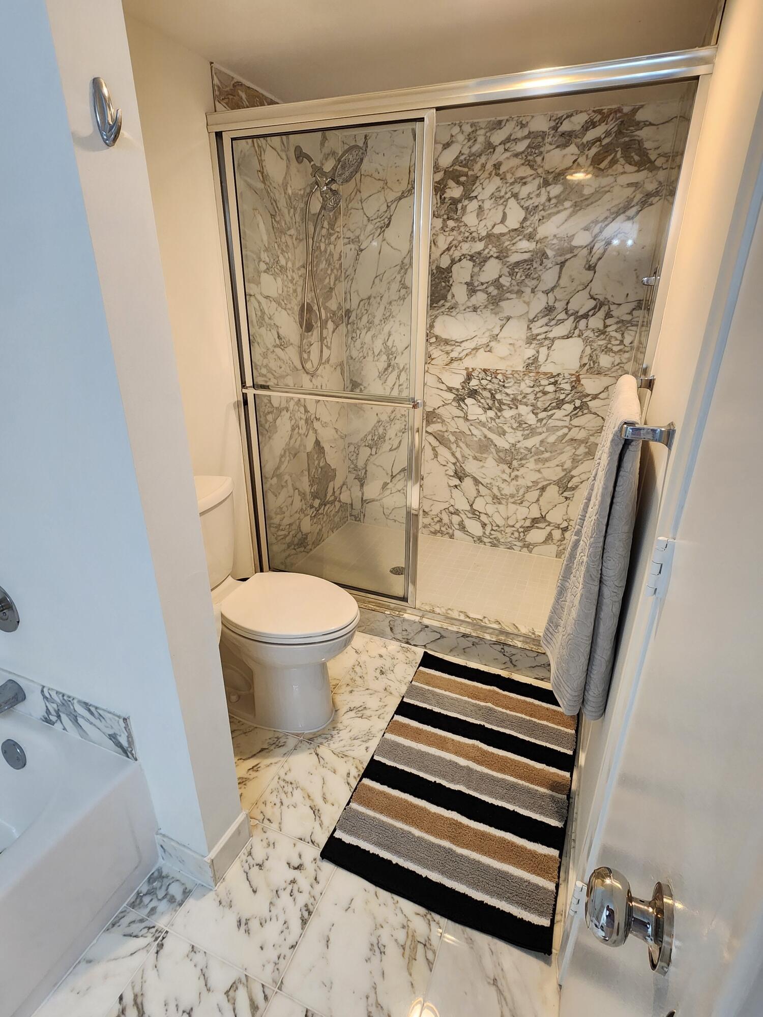3400 N Ocean Drive 703 Property Photo 12