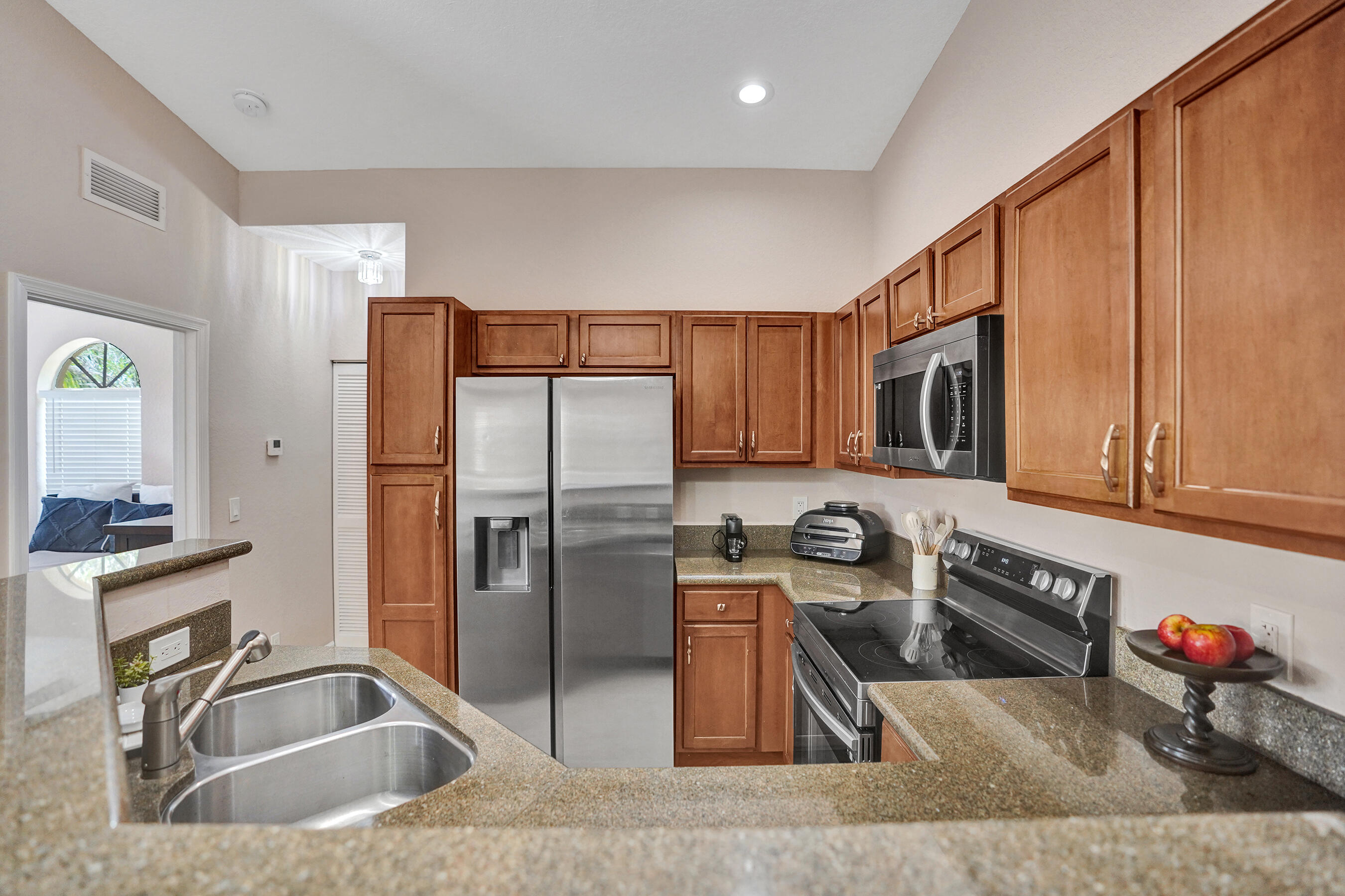 1825 Sonrisa Street 1825 Property Photo 4