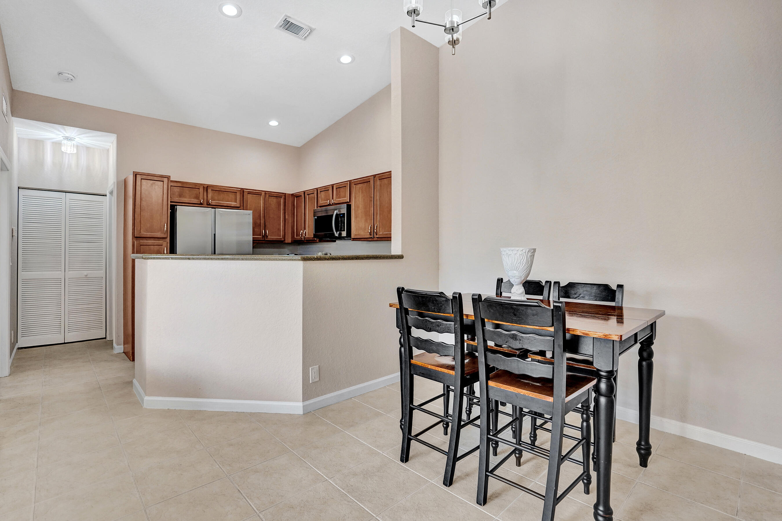 1825 Sonrisa Street 1825 Property Photo 5