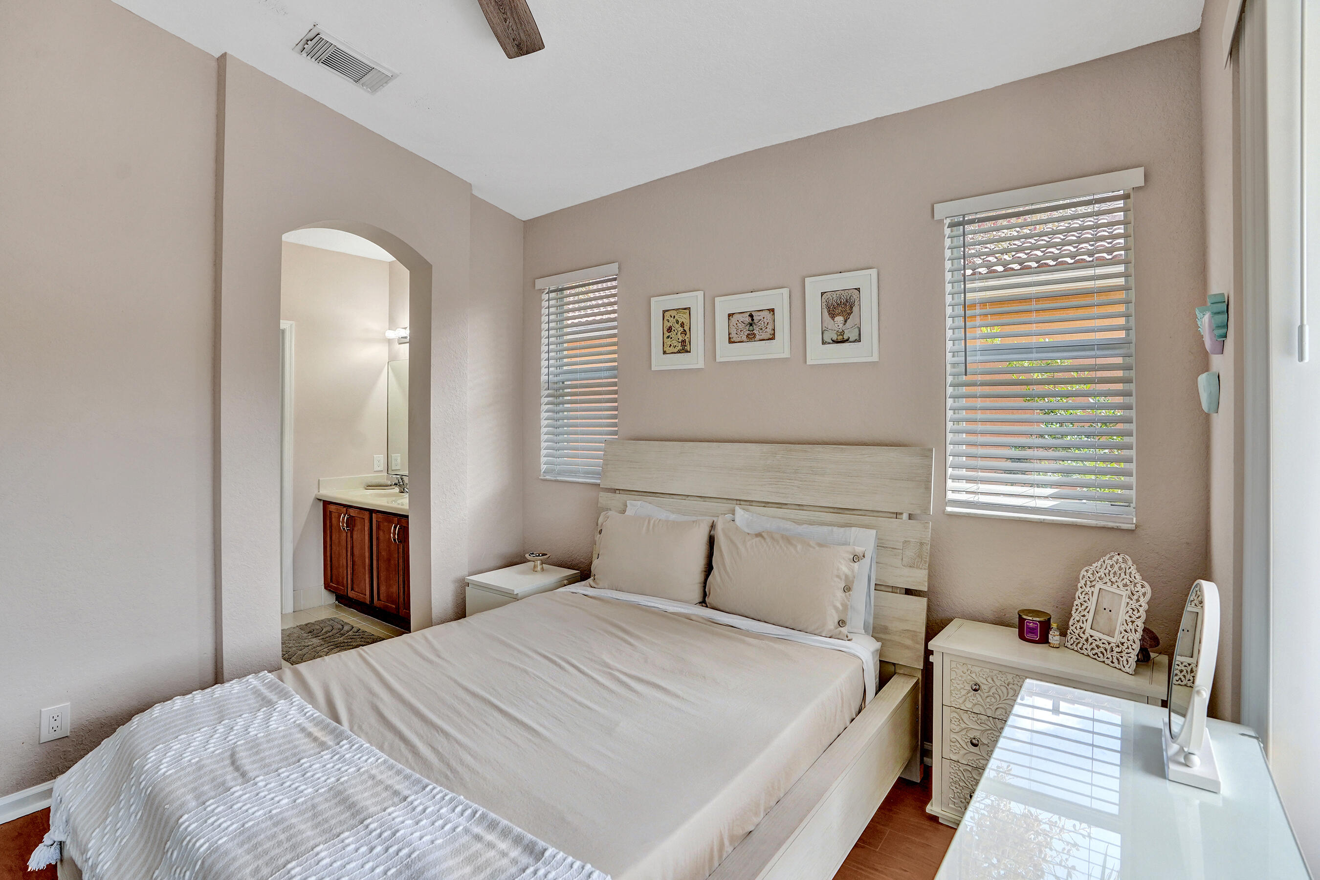 1825 Sonrisa Street 1825 Property Photo 10