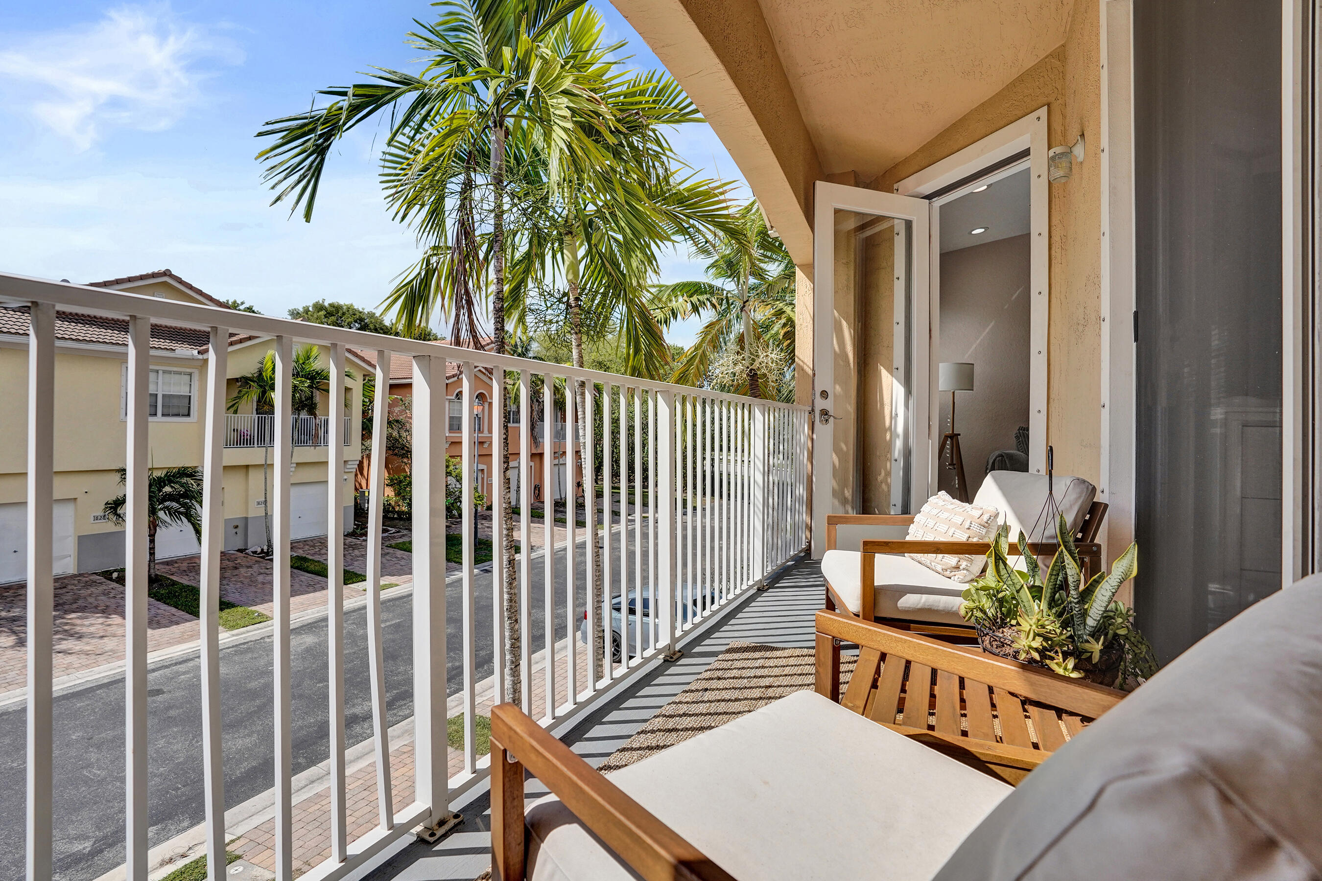 1825 Sonrisa Street 1825 Property Photo 16