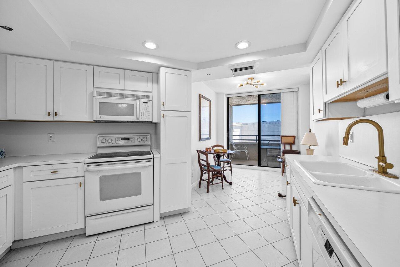 3560 S Ocean Boulevard 809 Property Photo 9