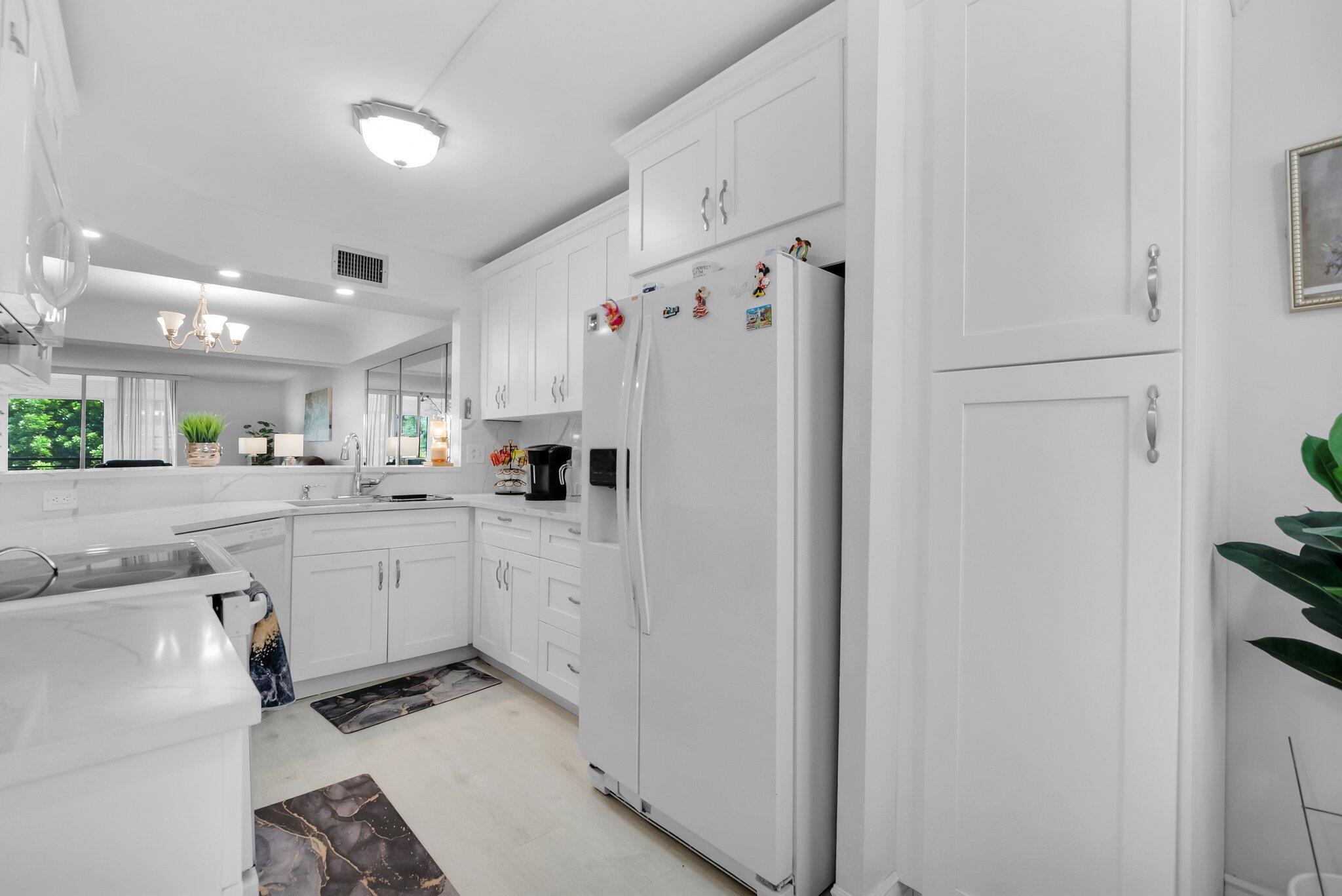 23247 N Barwood Ln Lane N 305 Property Photo 11