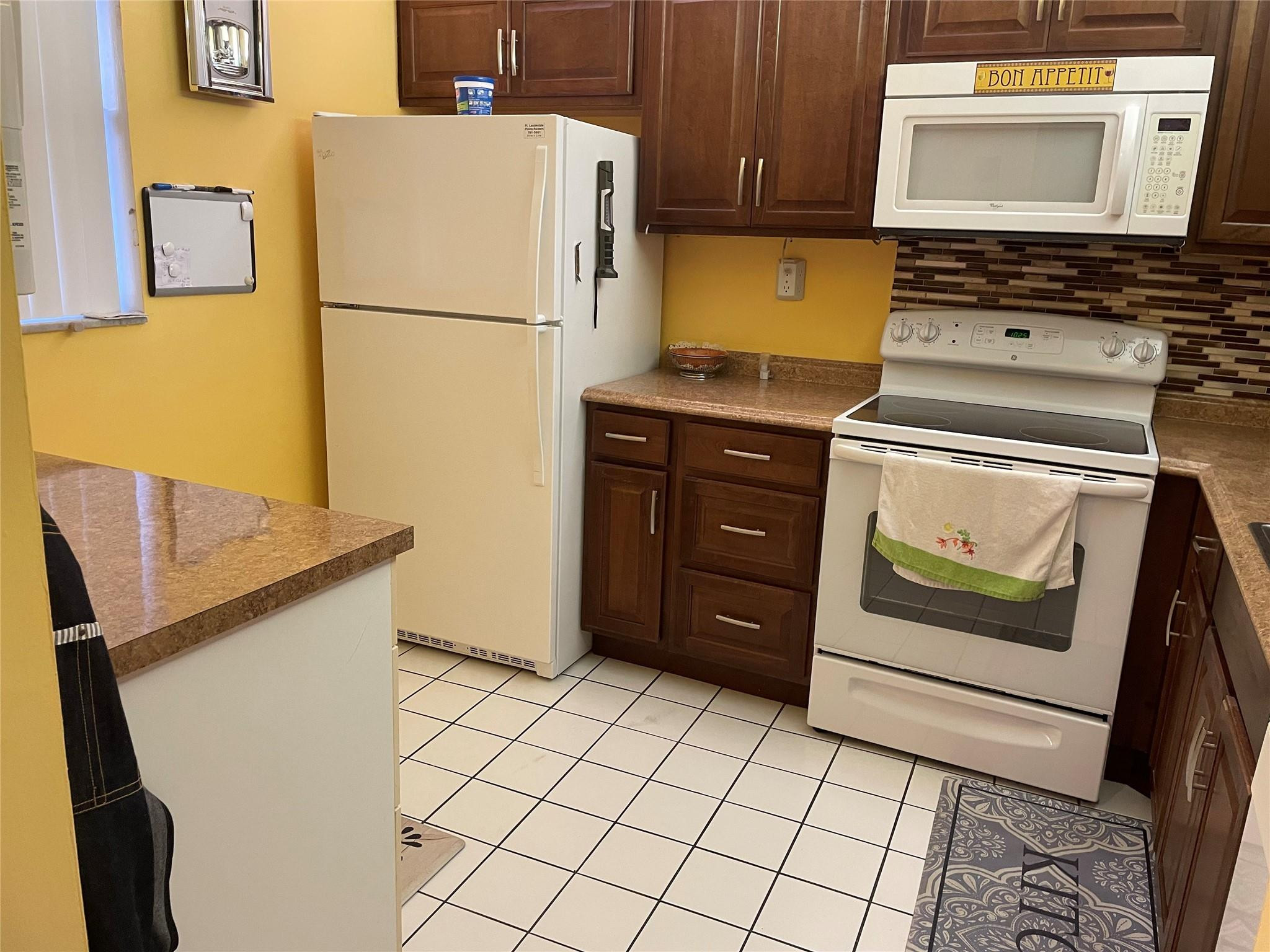 2860 Somerset Drive 311k Property Photo 5
