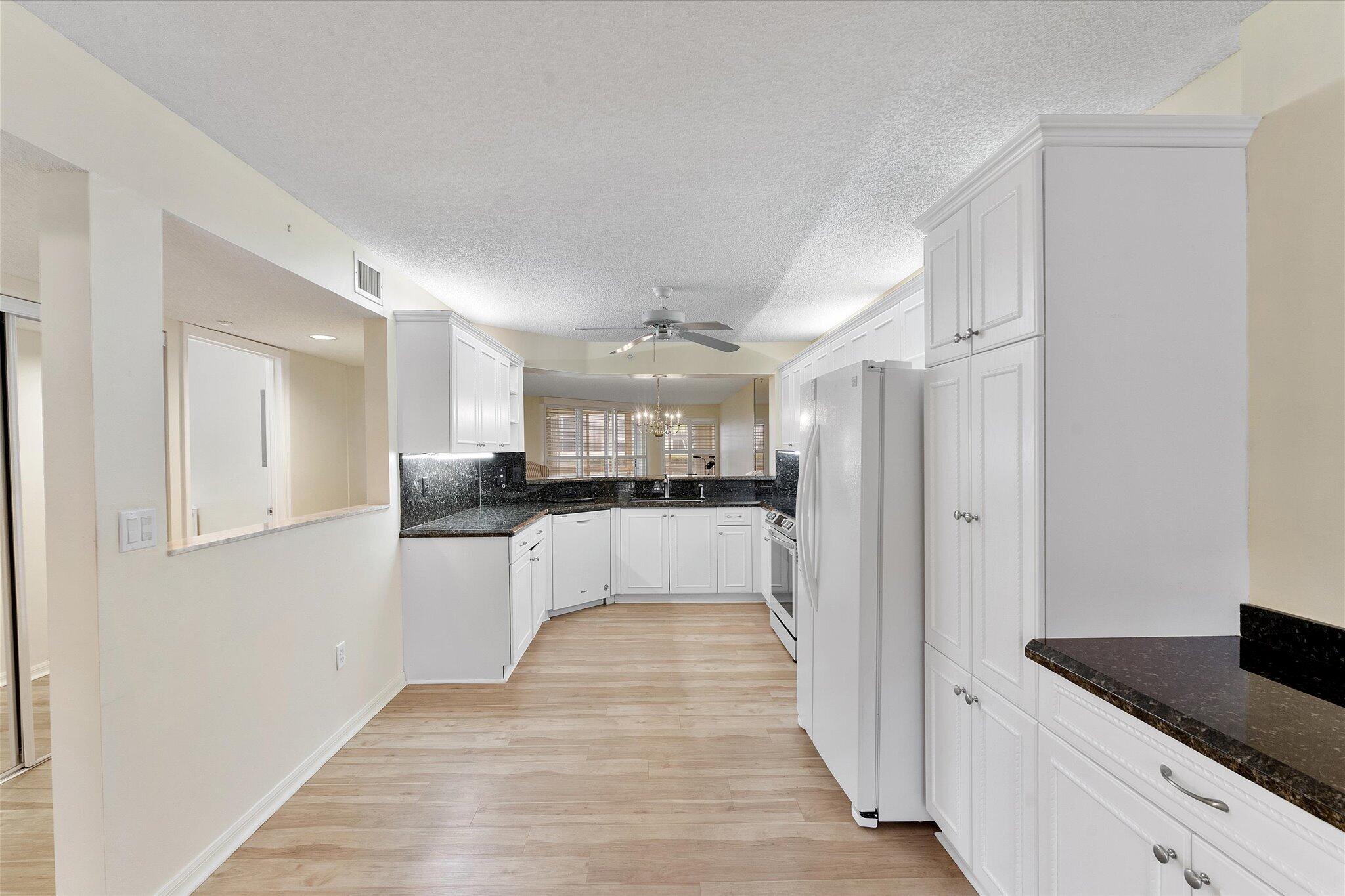 7618 Granville Drive 110-e Property Photo 5