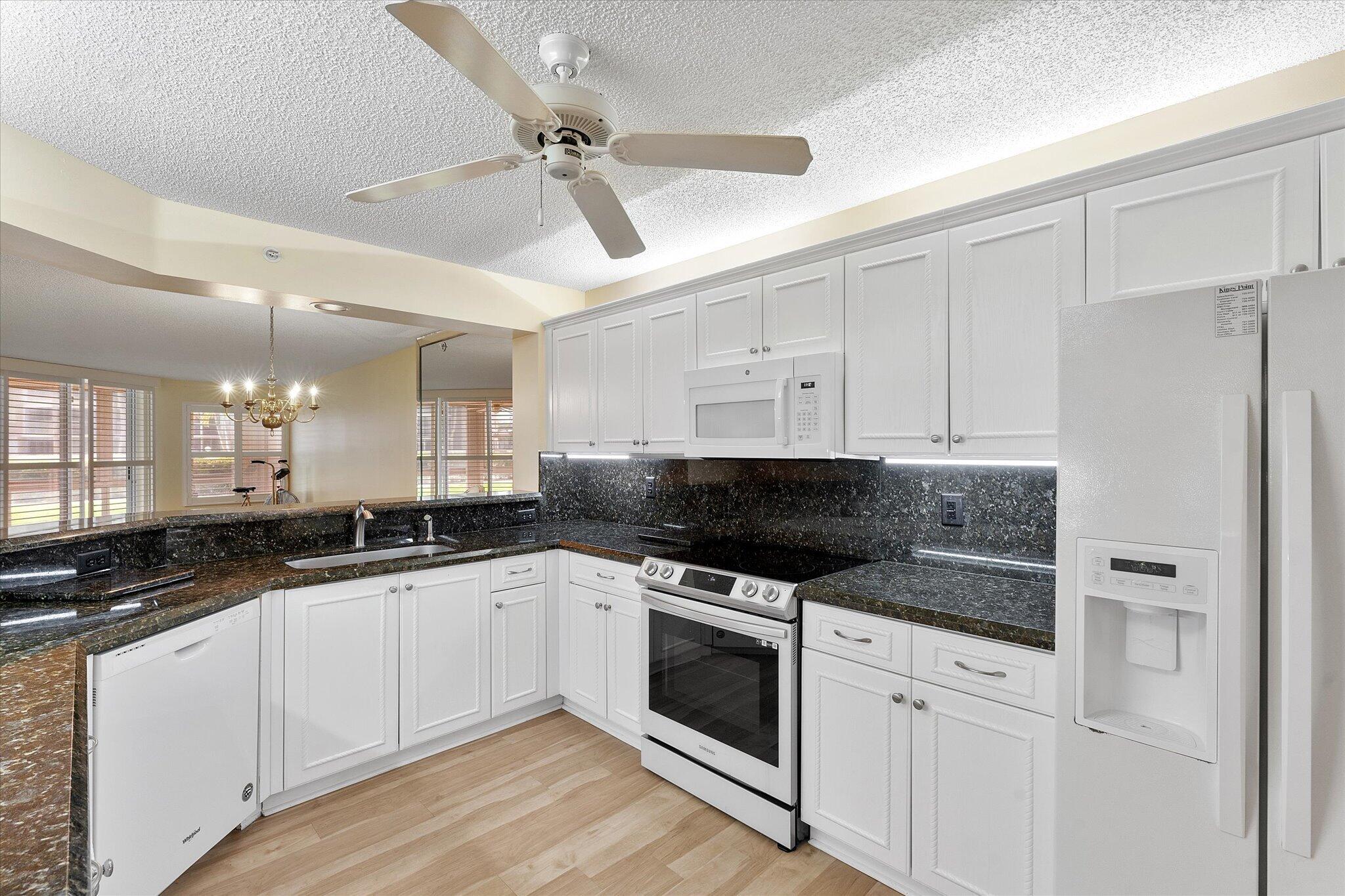 7618 Granville Drive 110-e Property Photo 6