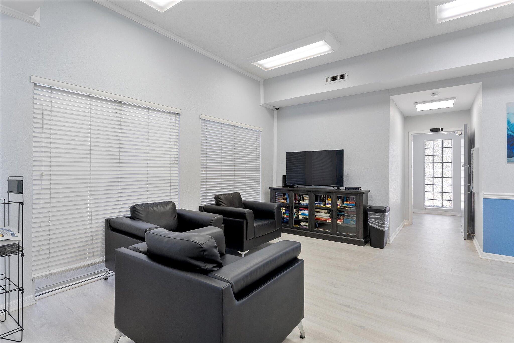 7618 Granville Drive 110-e Property Photo 29