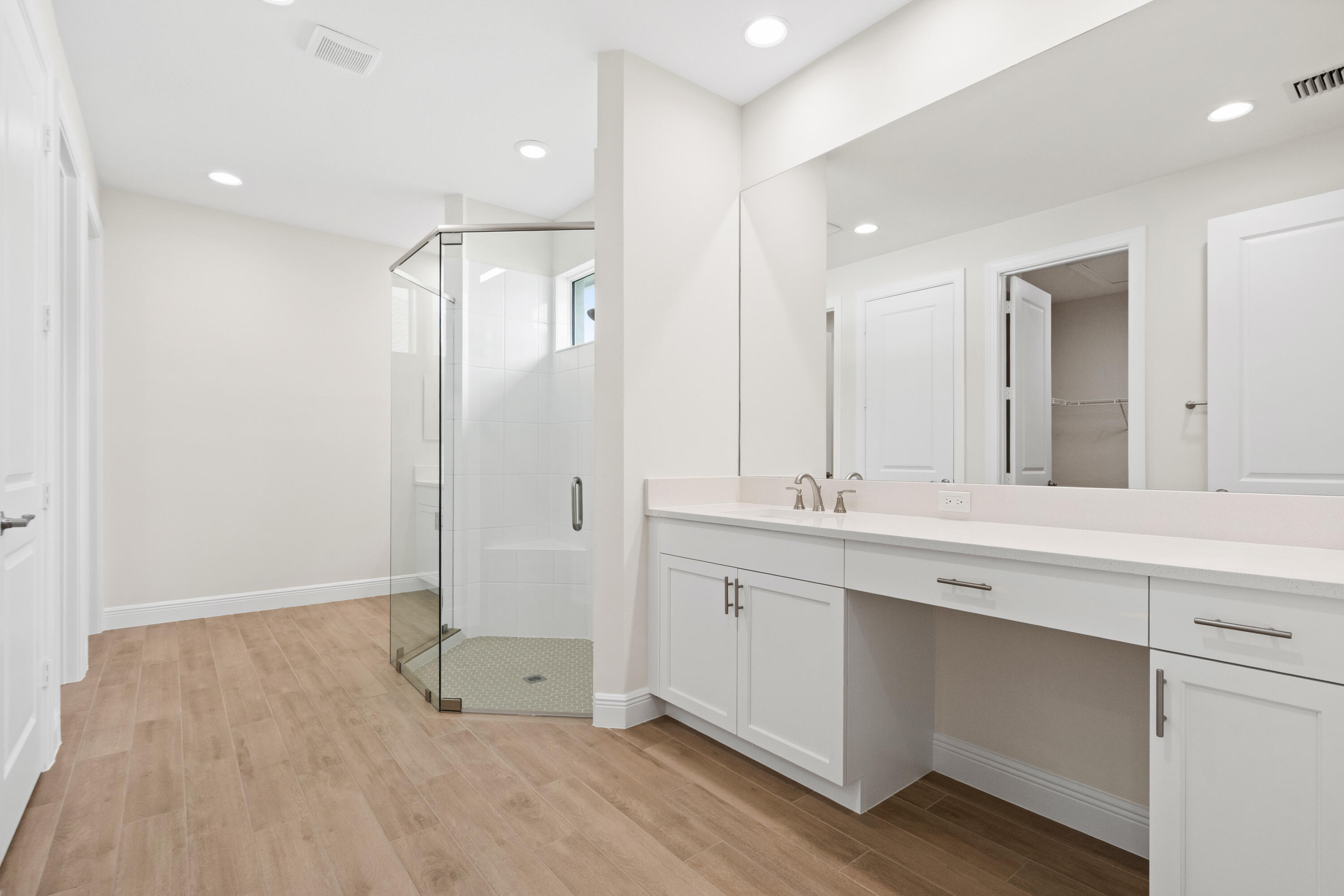 4018 Tower Pointe Way Property Photo 16