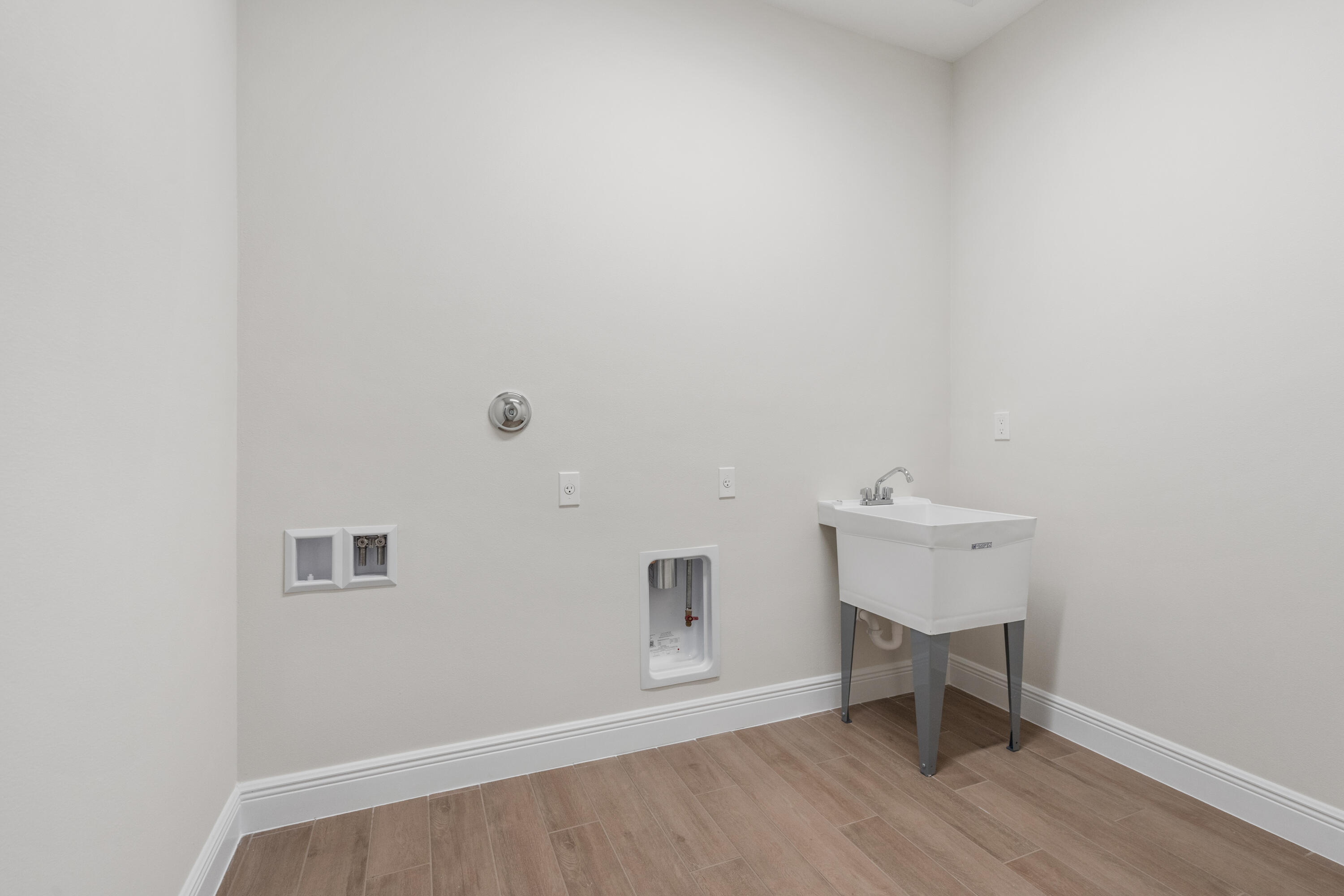 4018 Tower Pointe Way Property Photo 20