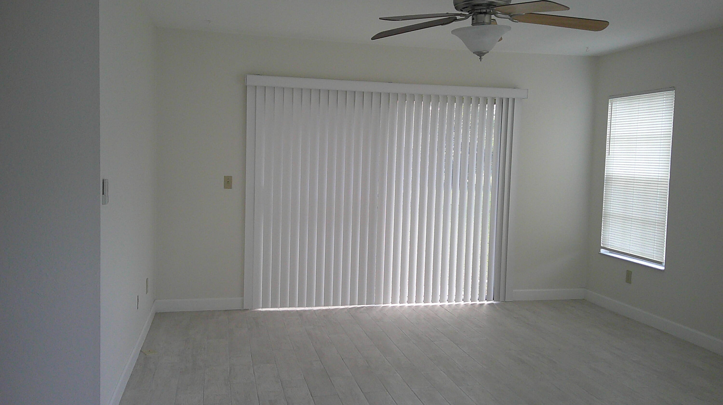 1350 Se La Haven Court Property Photo 5